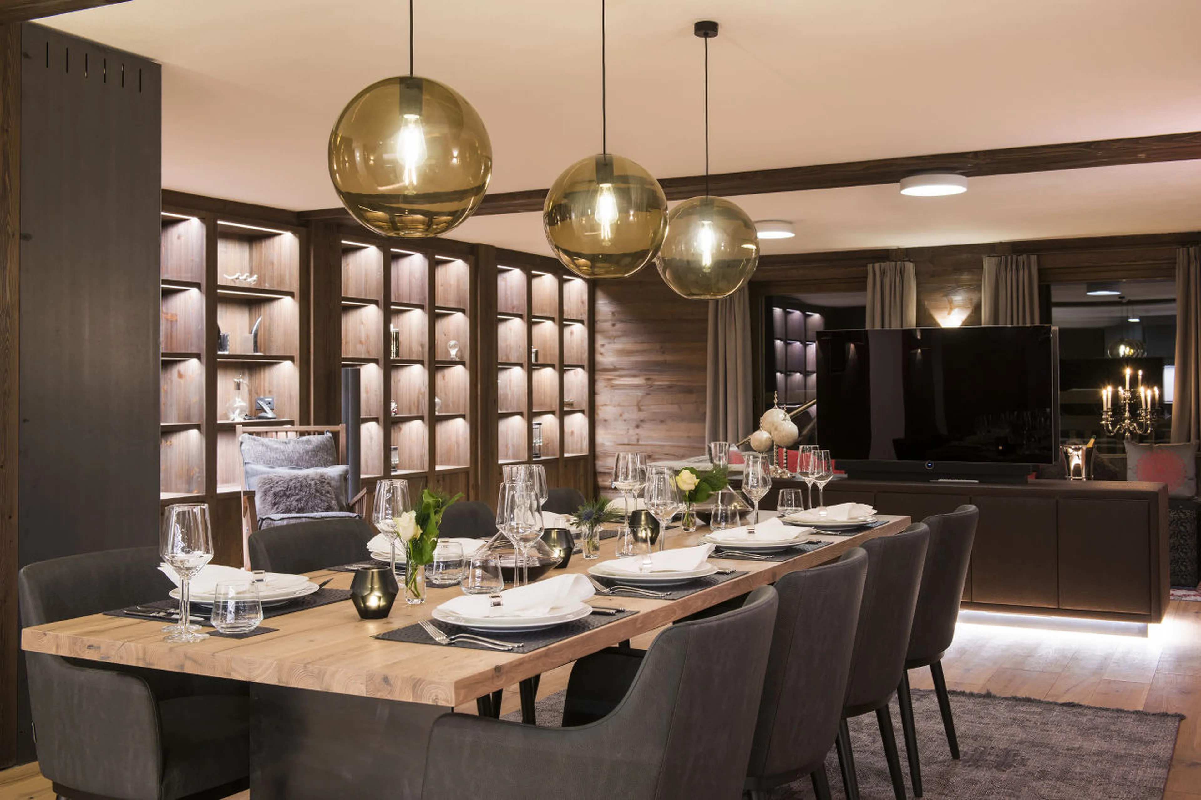 Dining table for ten awaiting a feast in Nidus Apartment 4 in Lech