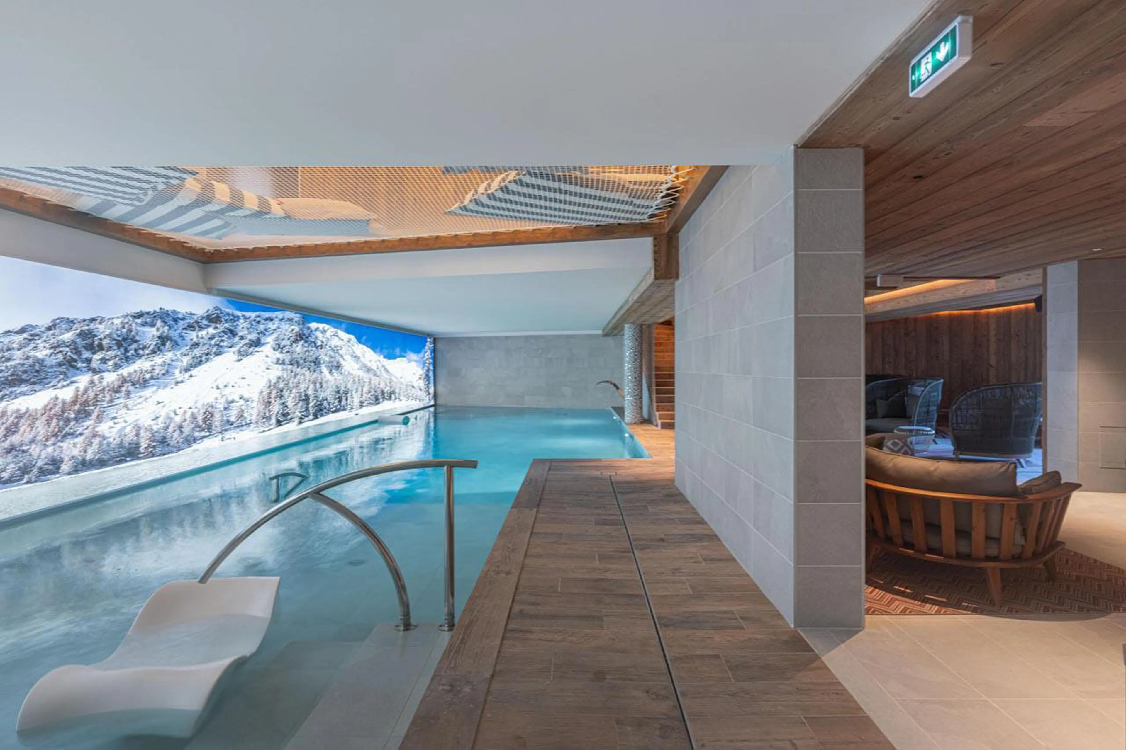 Indoor swimming pool at Apartment Oro in Courchevel 1850