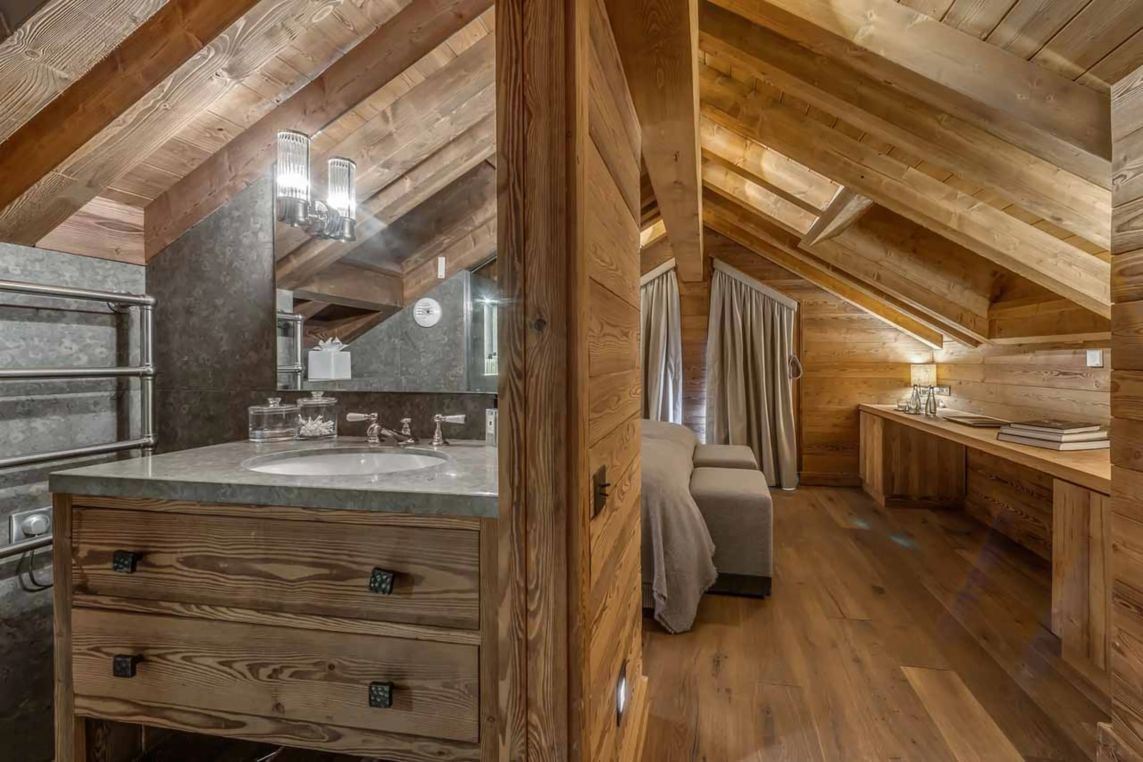 Access to en-suite at Apartment Chamois in Meribel