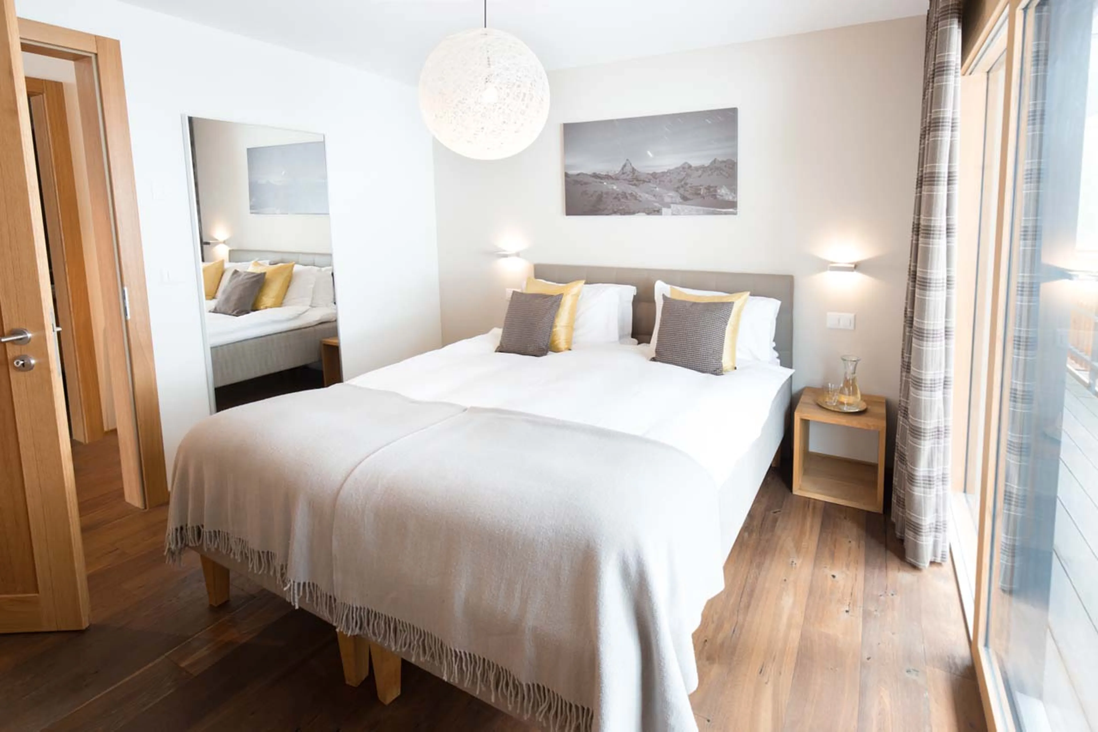 Artwork bedroom at Apartment Petit in Zermatt