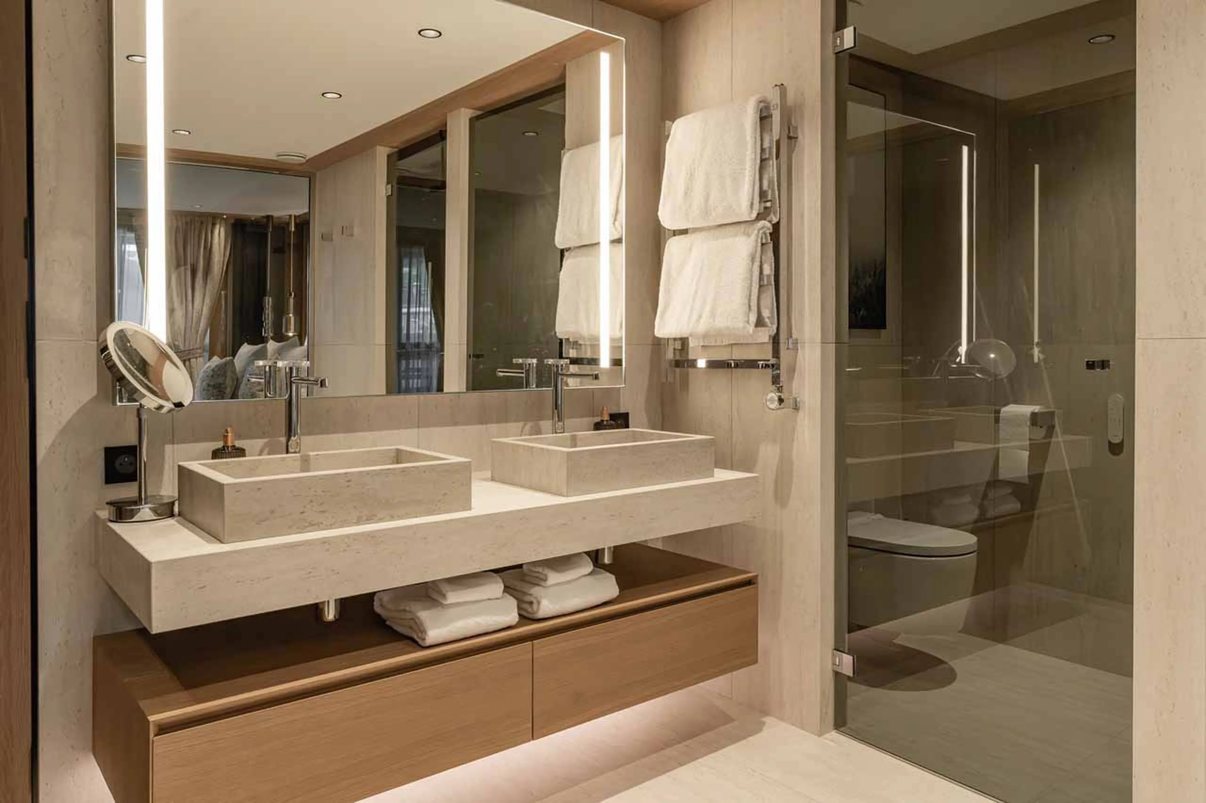 Bedroom 1 en-suite sinks at Apartment Pistini in Val d'Isere