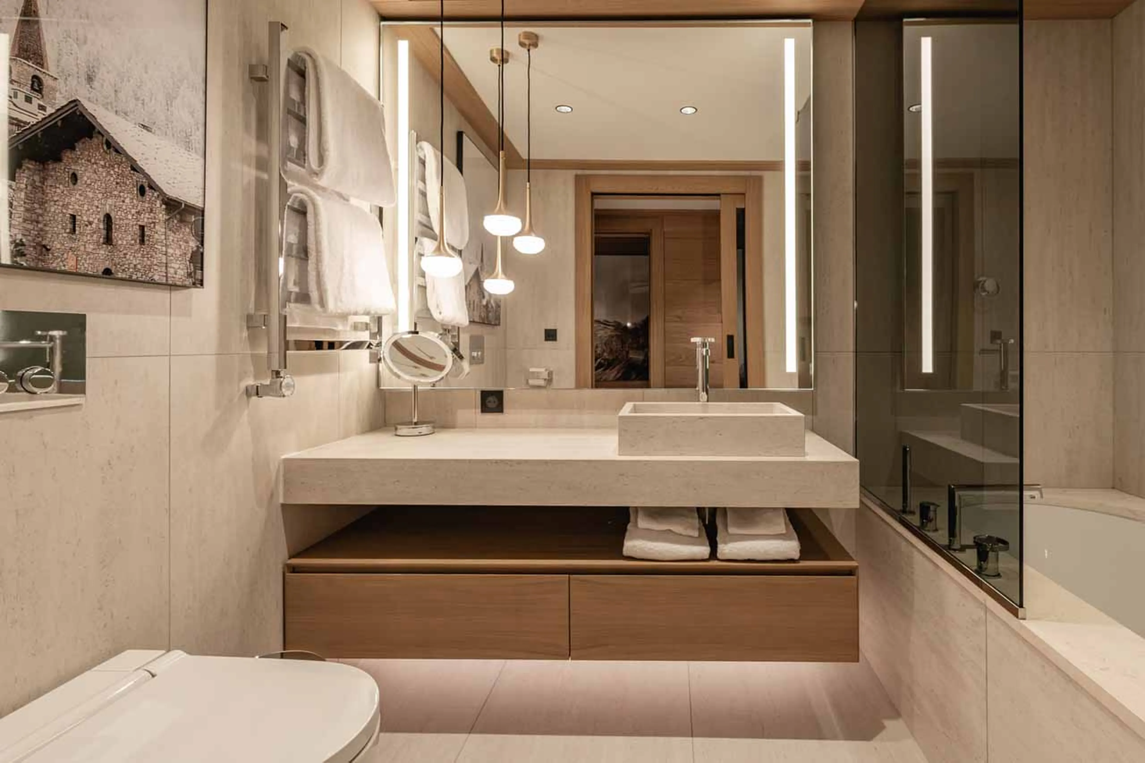 Bedroom 2 en-suite at Apartment Pistini in Val d'Isere