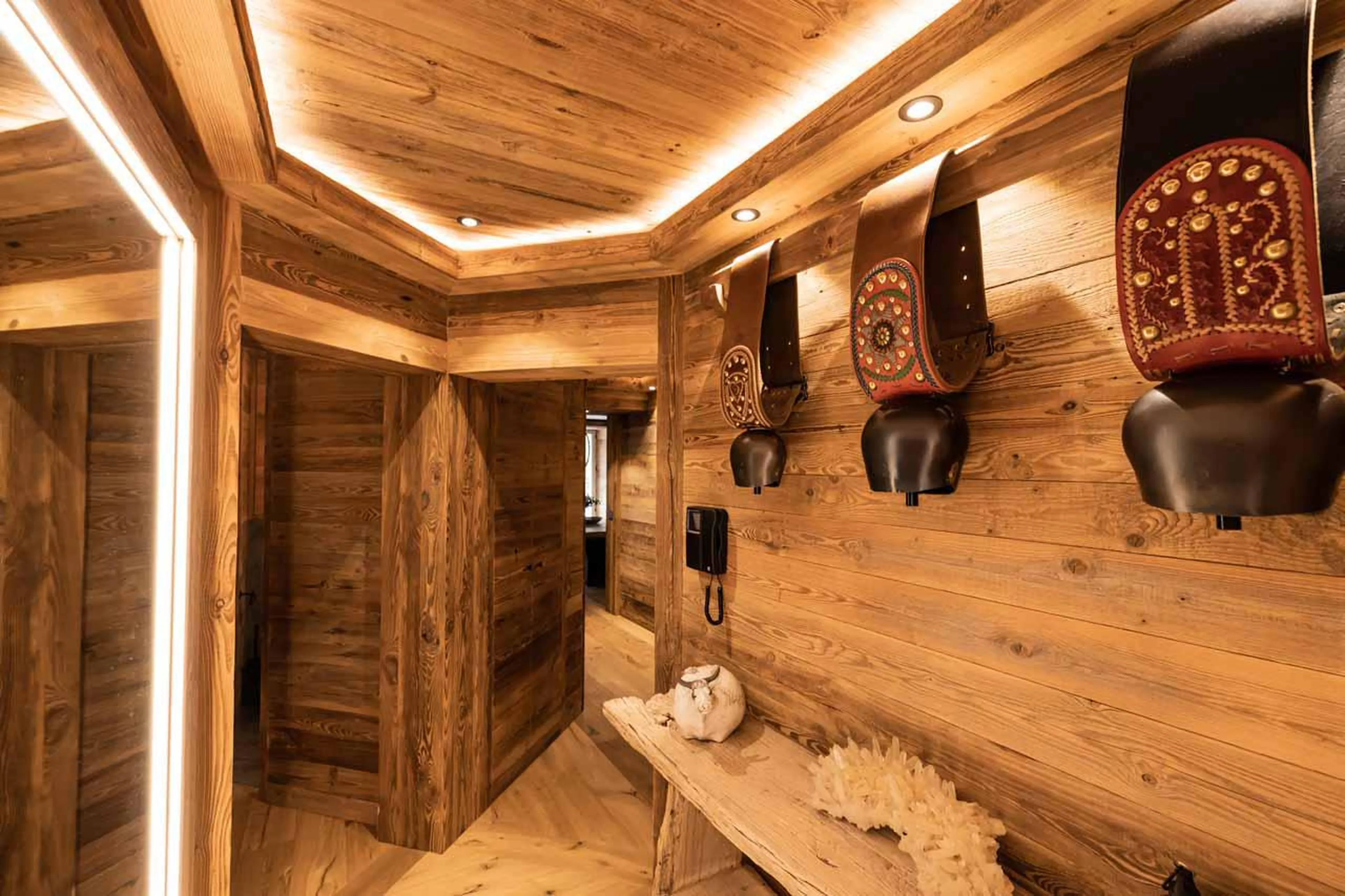 Entrance hall with storage at Apartment Quartz 103 in Chamonix