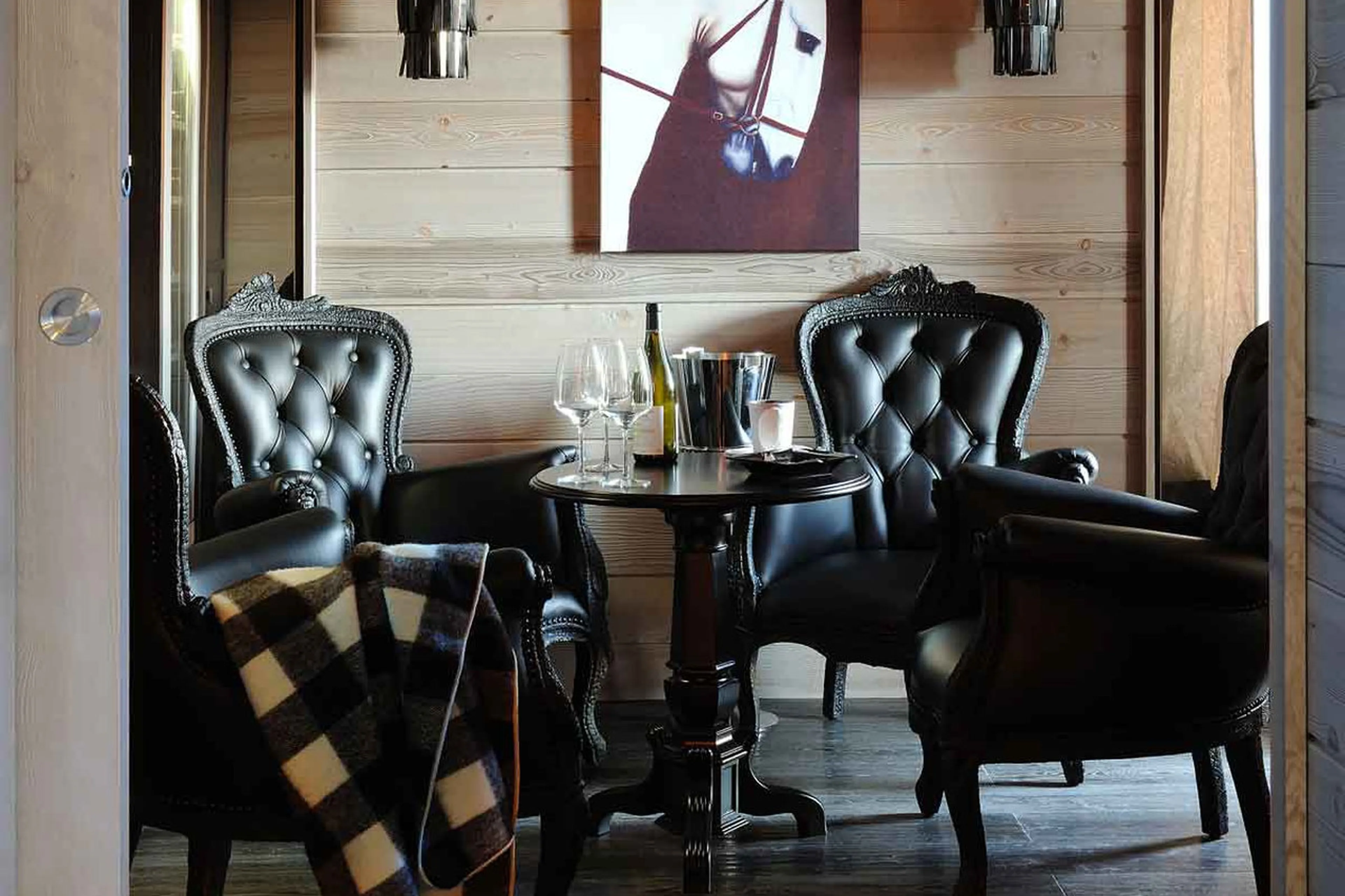 Classic chairs in cigar room of Apartment Ruby in Courchevel 1850