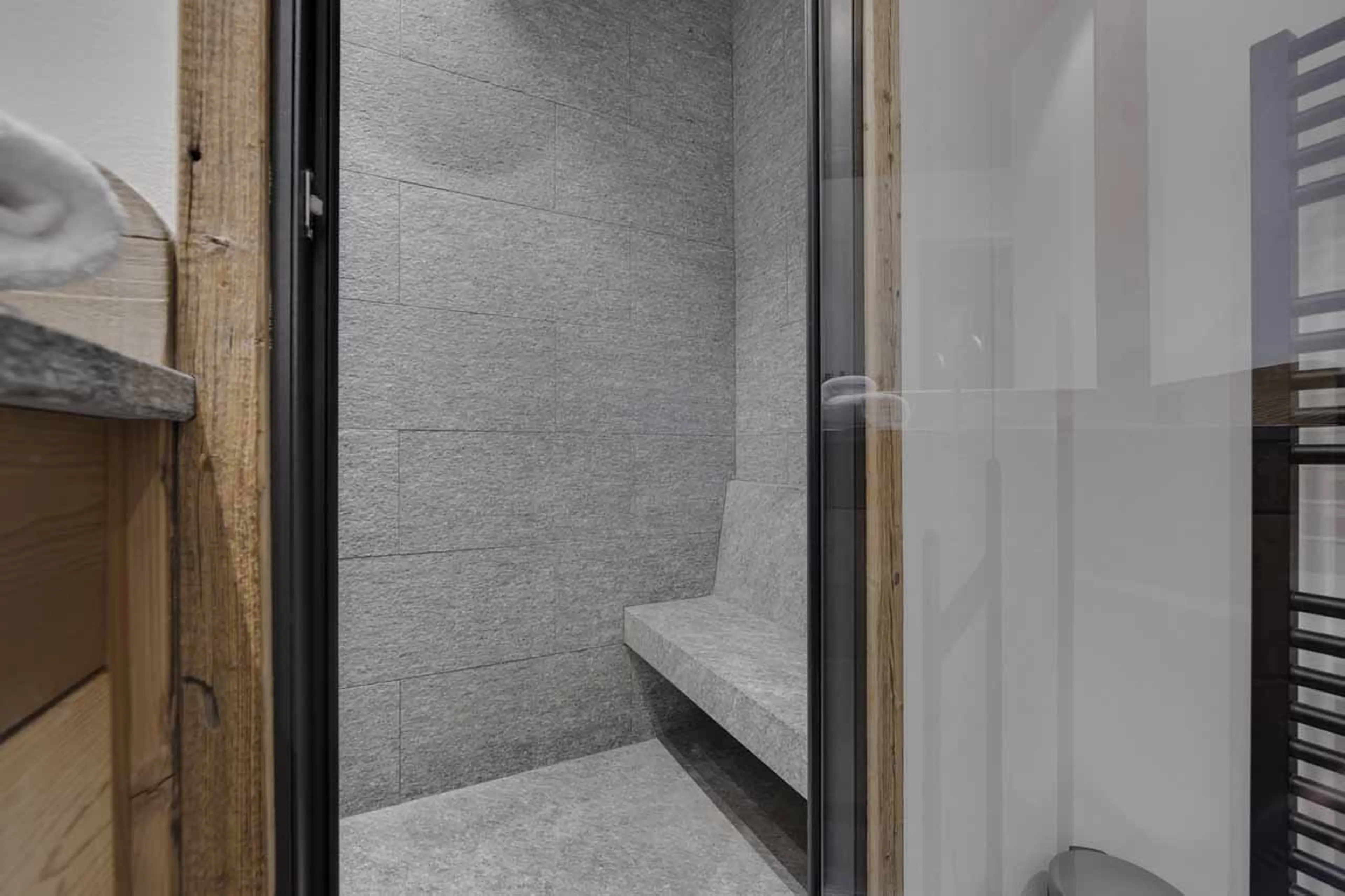 Bedroom 3 steam shower room at Apartment Sagewood in Meribel