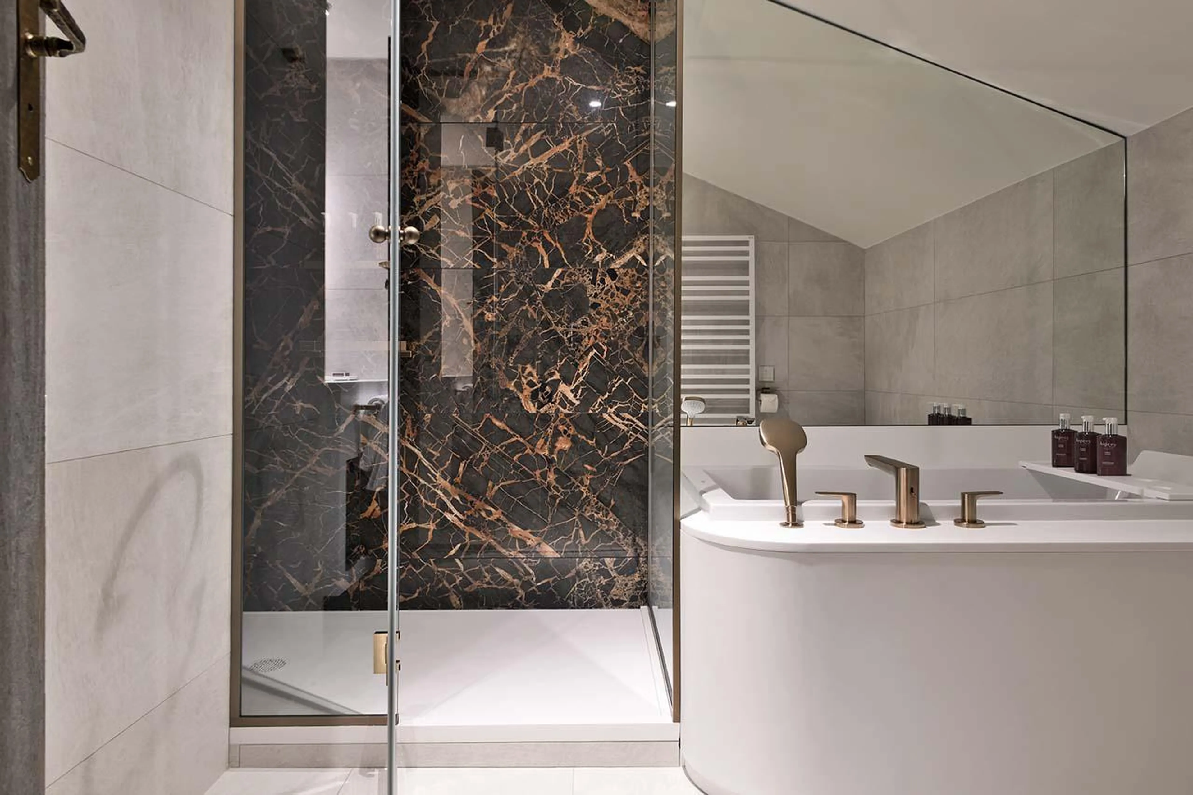 Master double bedroom at Apartment Signal in Courchevel 1850