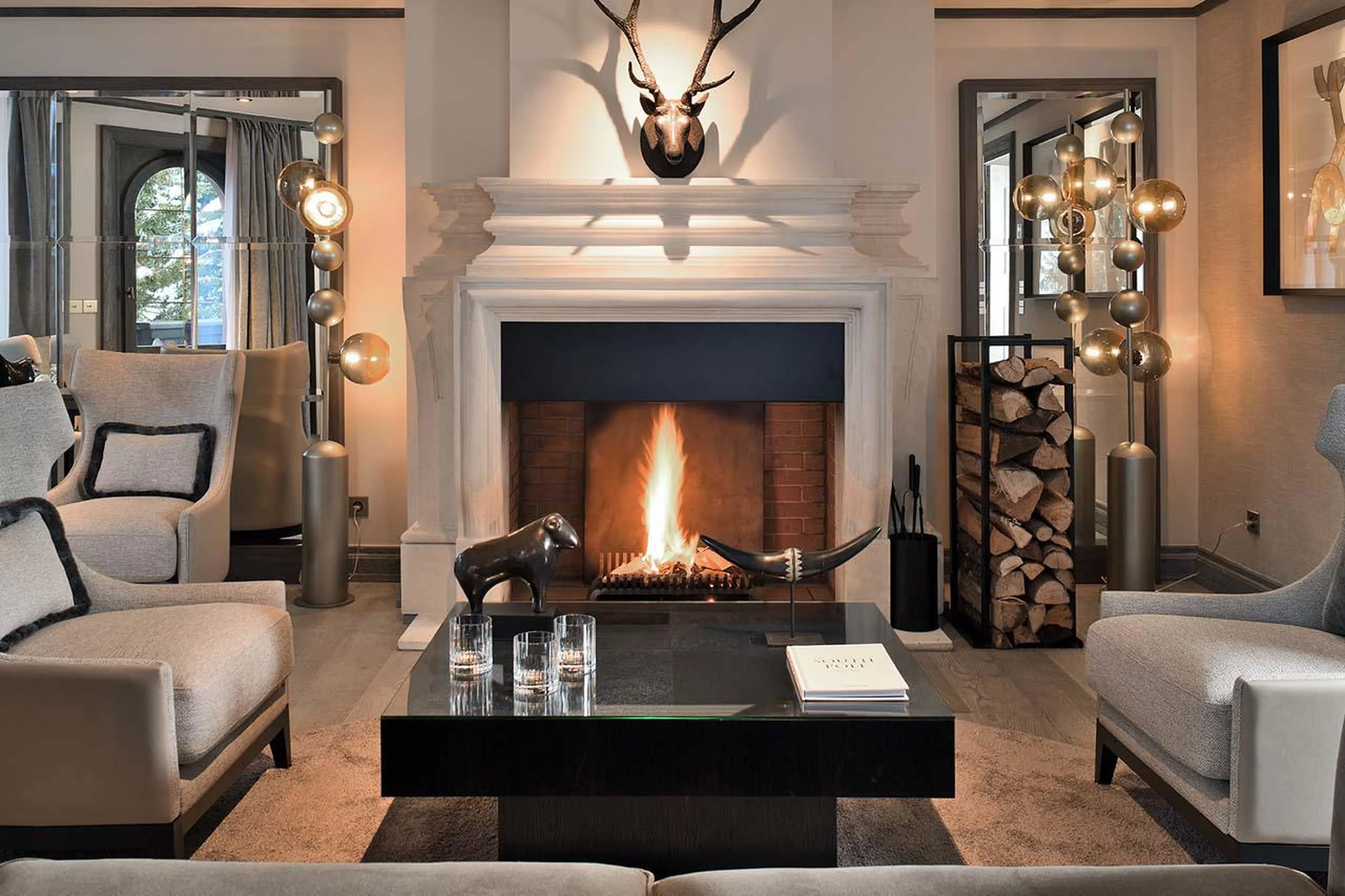 Wood-burning fireplace at Apartment Signal in Courchevel 1850