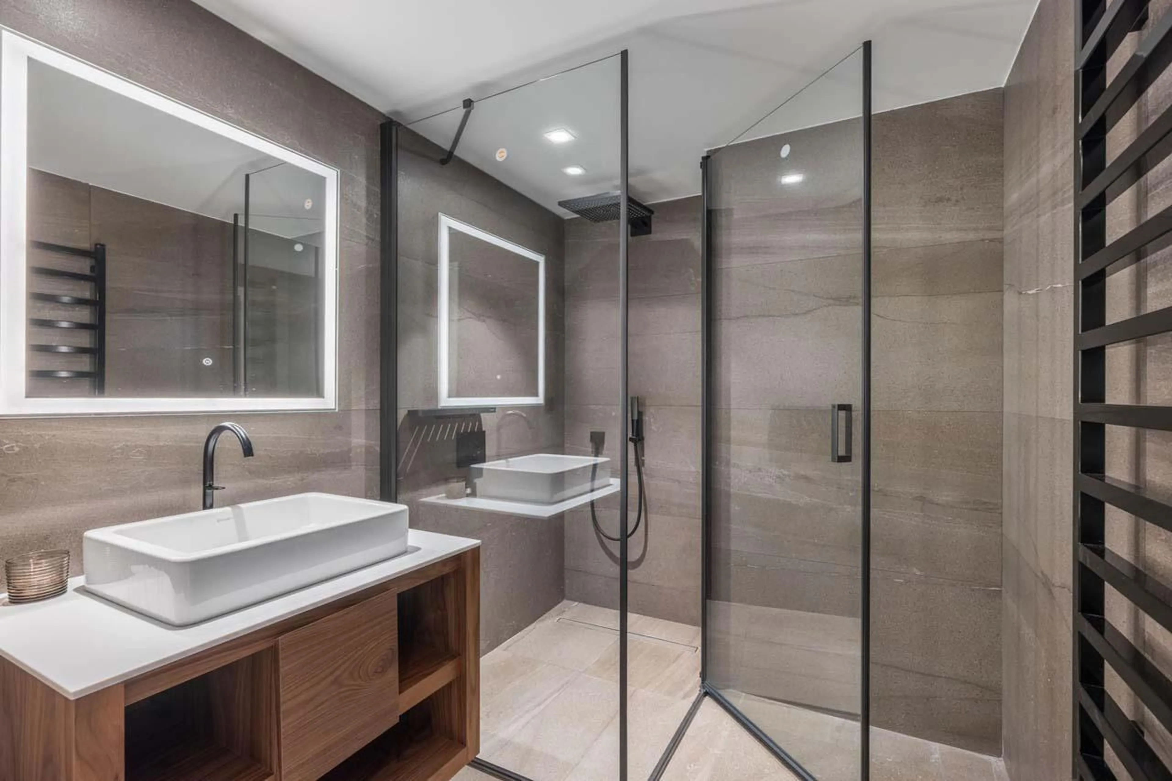 En-suite shower room at Apartment Sirio in Courchevel 1850