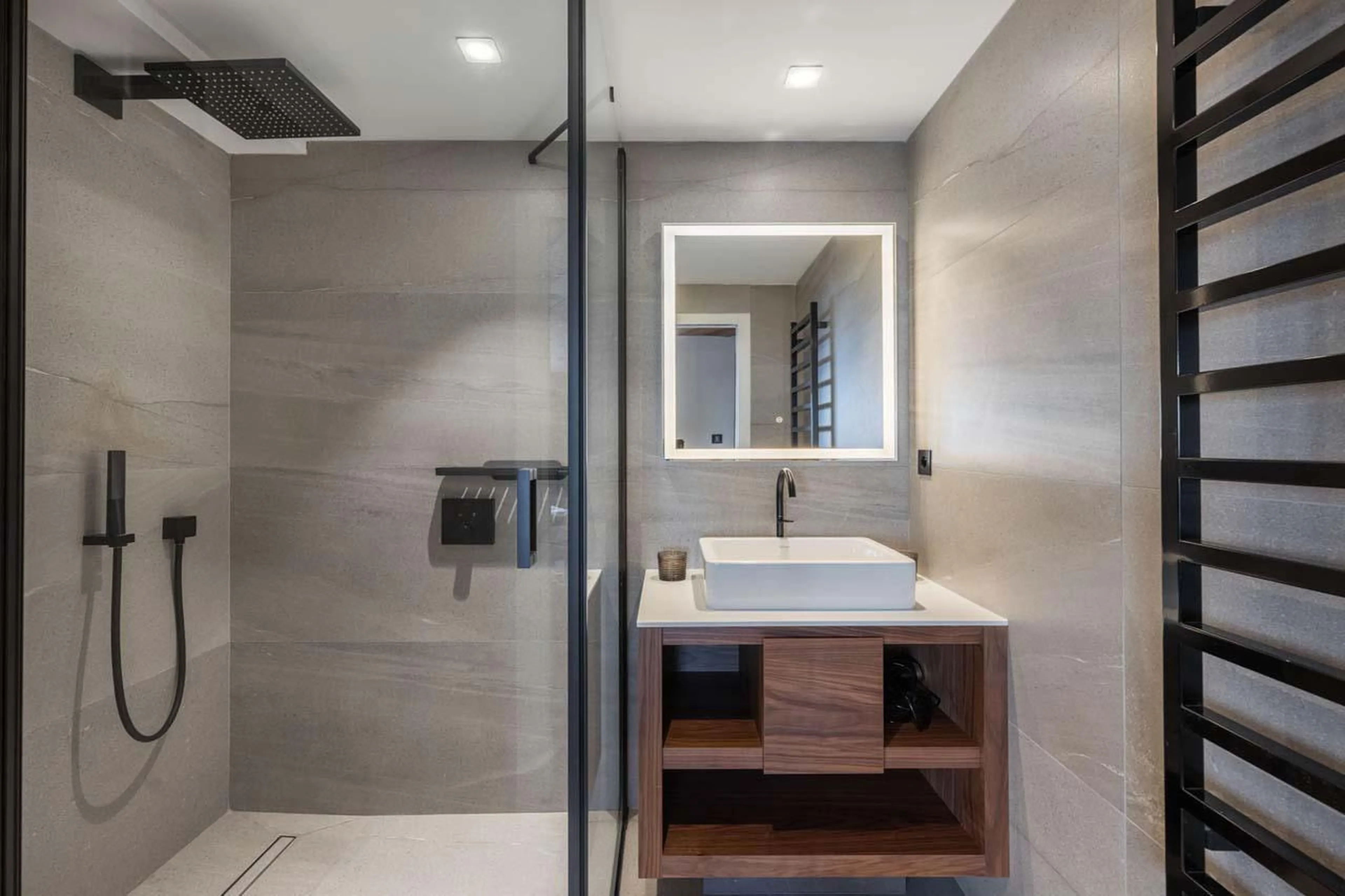 En-suite shower room at Apartment Sirio in Courchevel 1850