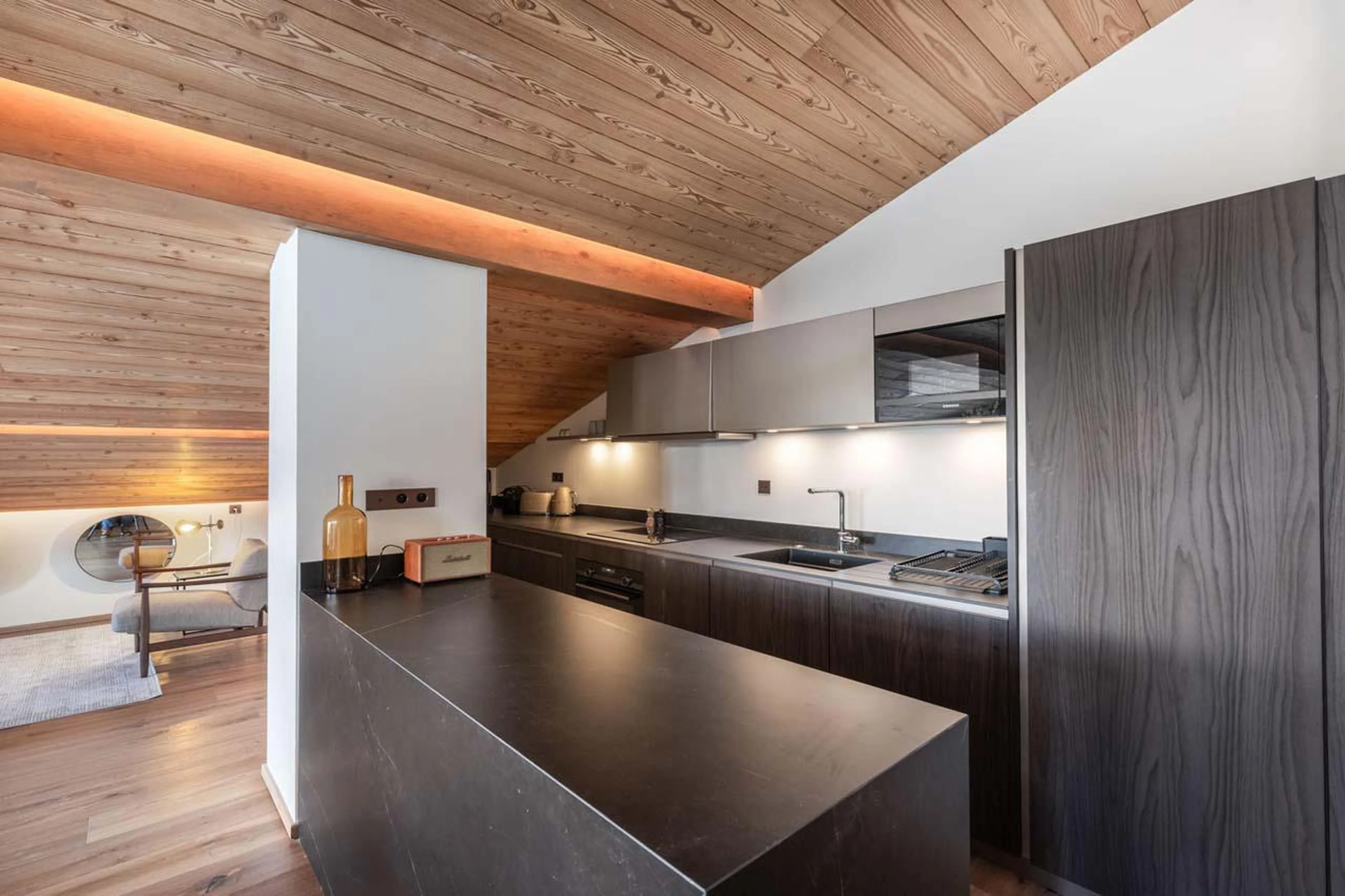 Modern and well-equipped kitchen at Apartment Sirio in Courchevel 1850