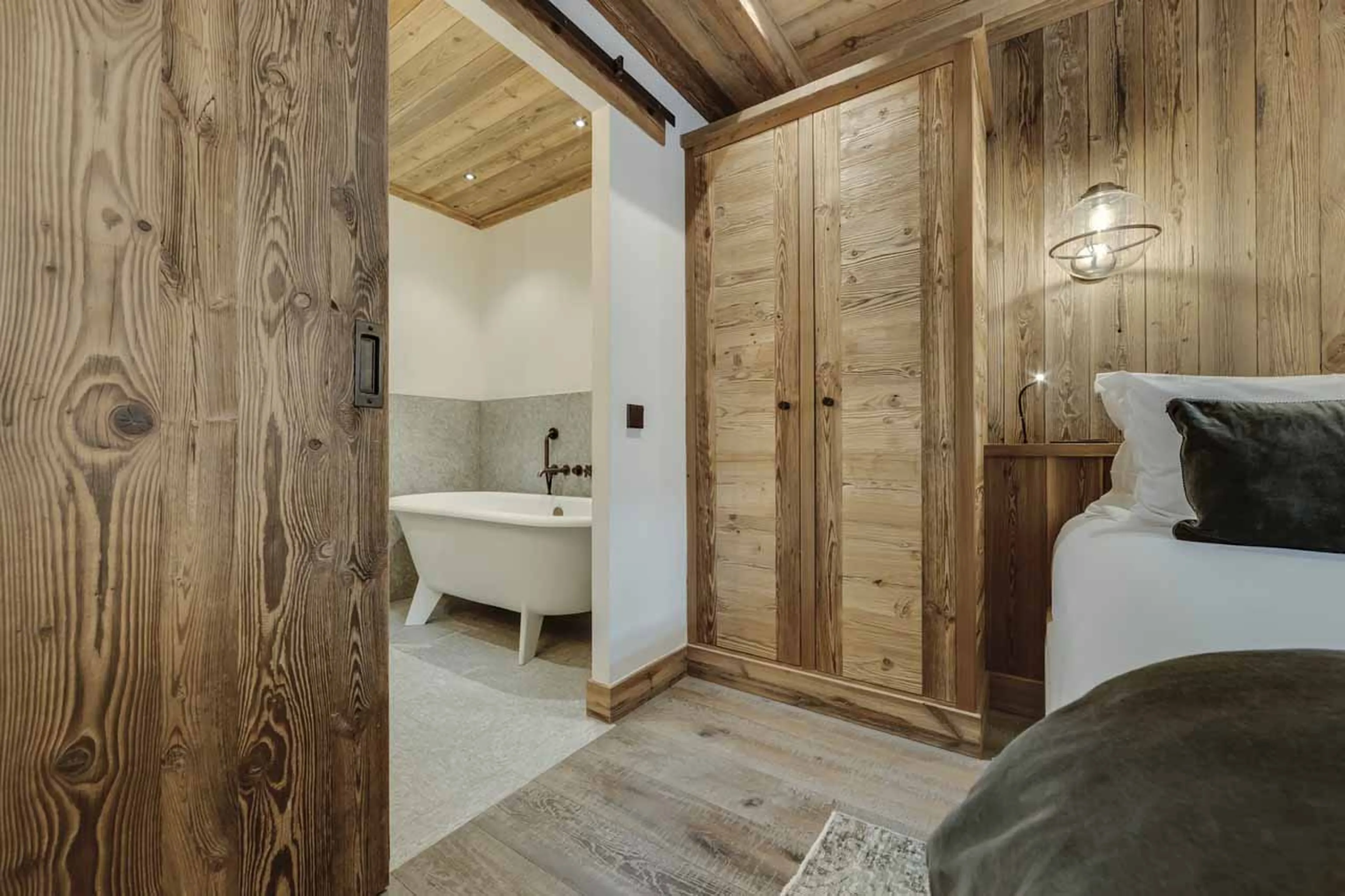Bedroom 3 en-suite at Apartment Slopeside in Val d'Isere