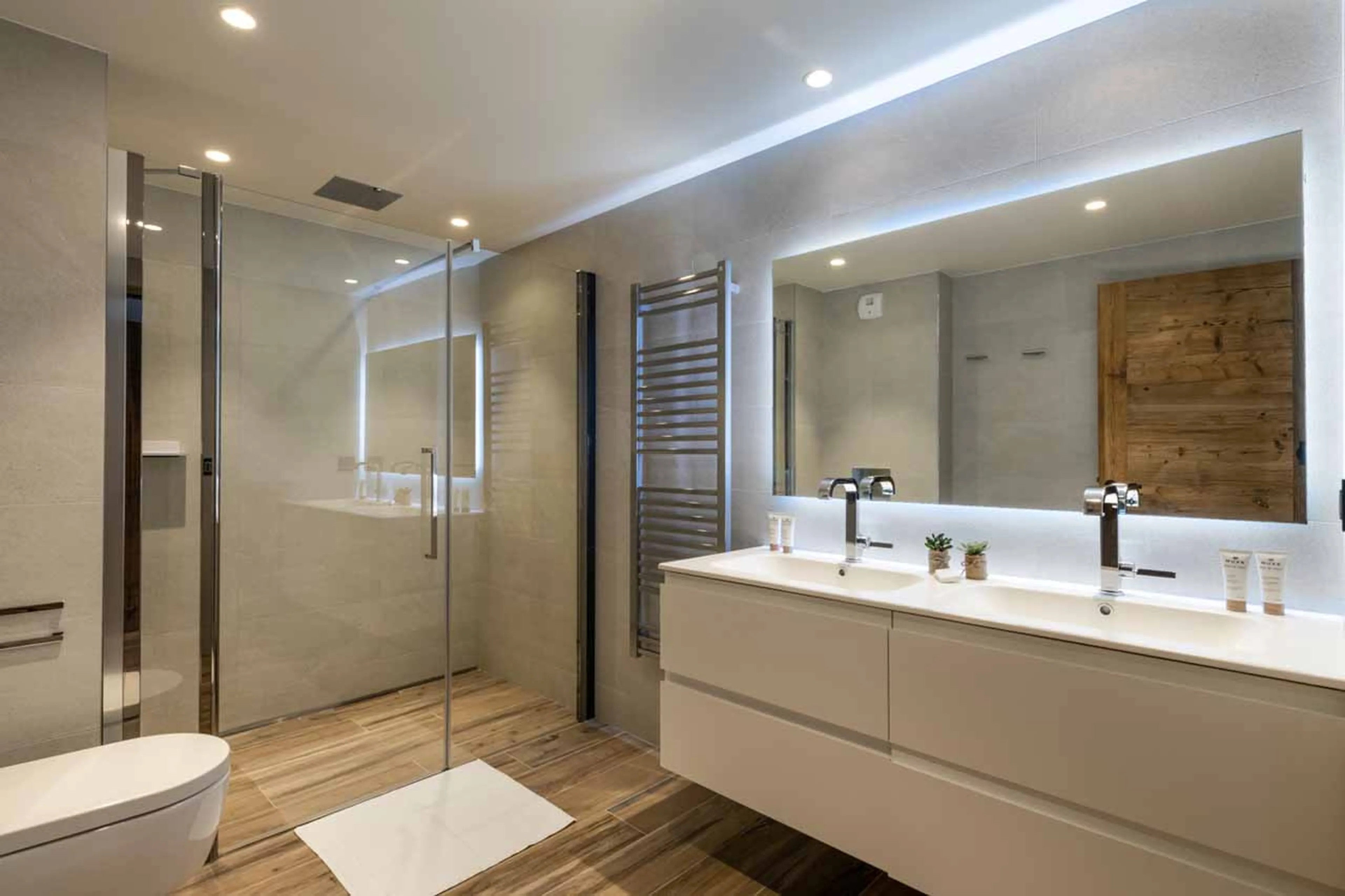 Bedroom 5 ensuite at Apartment Vail Lodge B31 in Val d'Isere