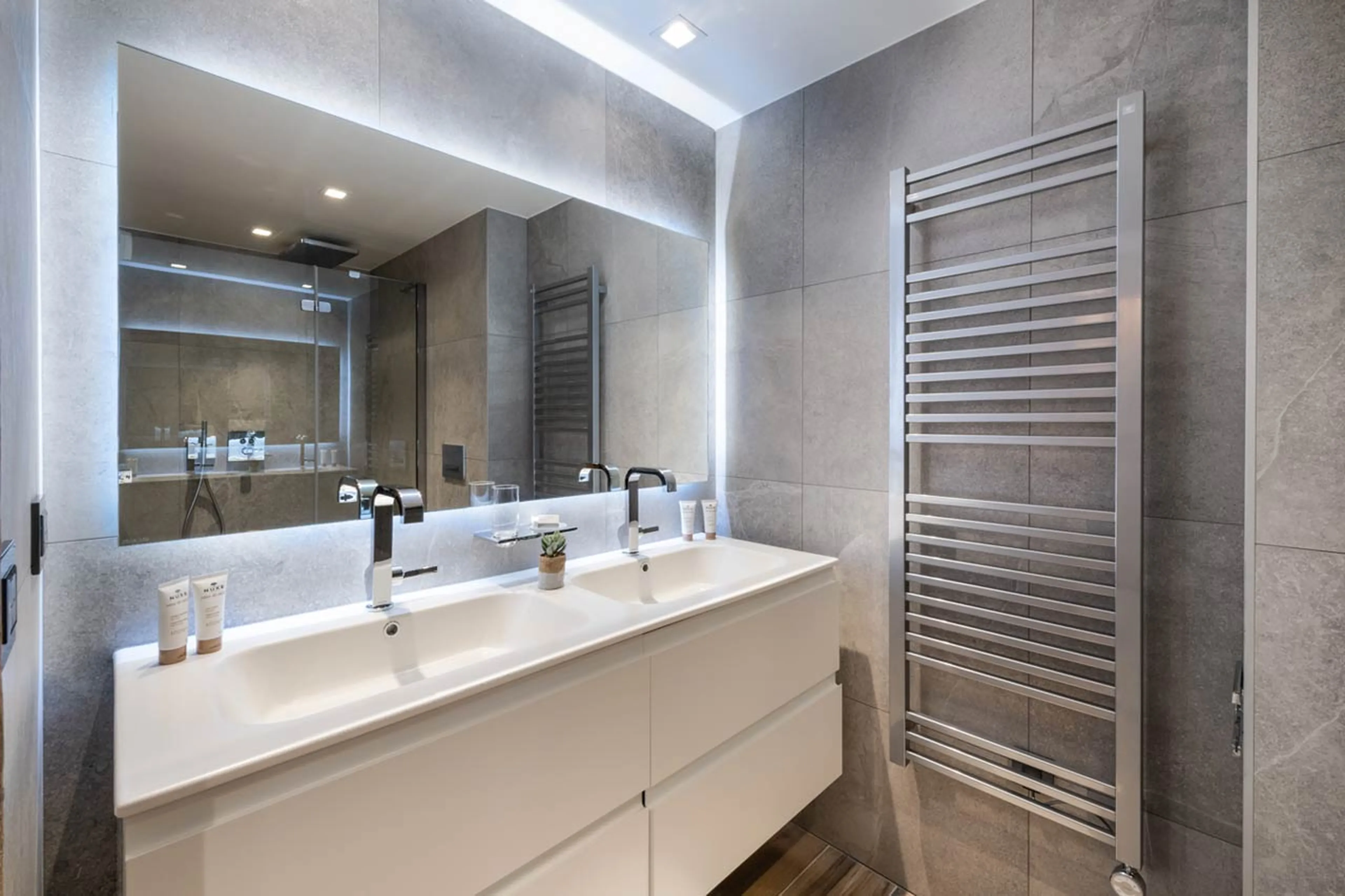 Shower room two at Apartment Vail Lodge A22 in Val d'Isere