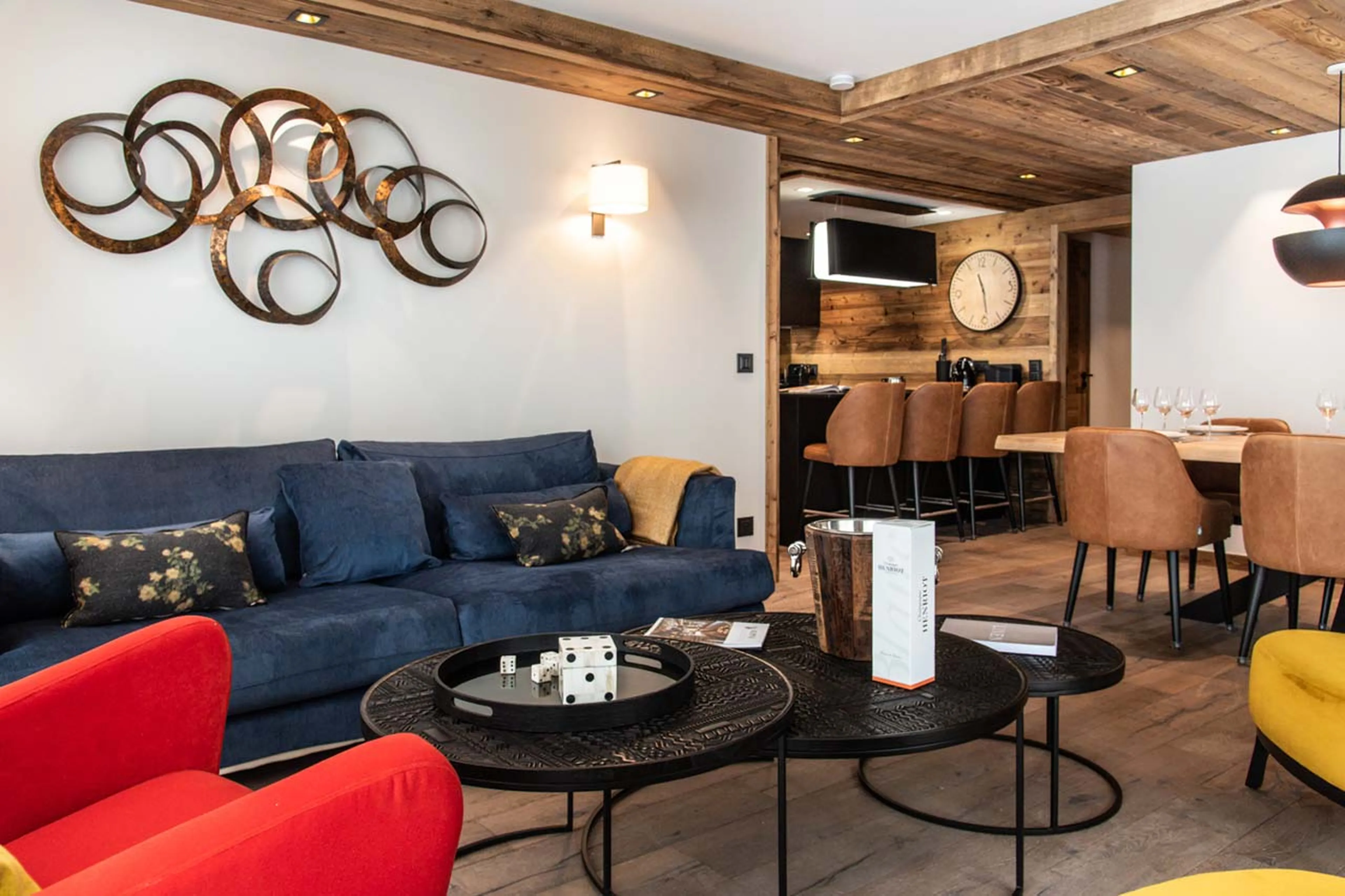 Coffee table and sofas in living area at Apartment Vail Lodge A22 in Val d'Isere