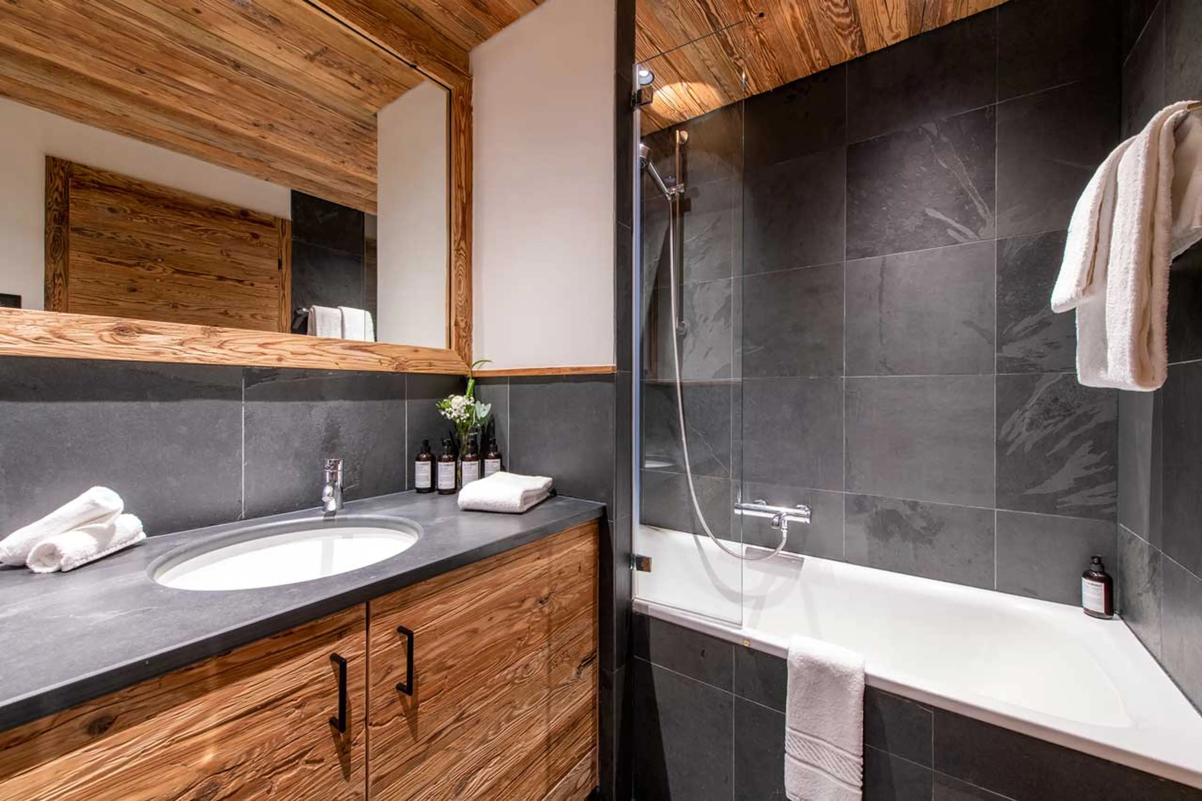 Master bathroom at Apartment Victoria 111 in Verbier
