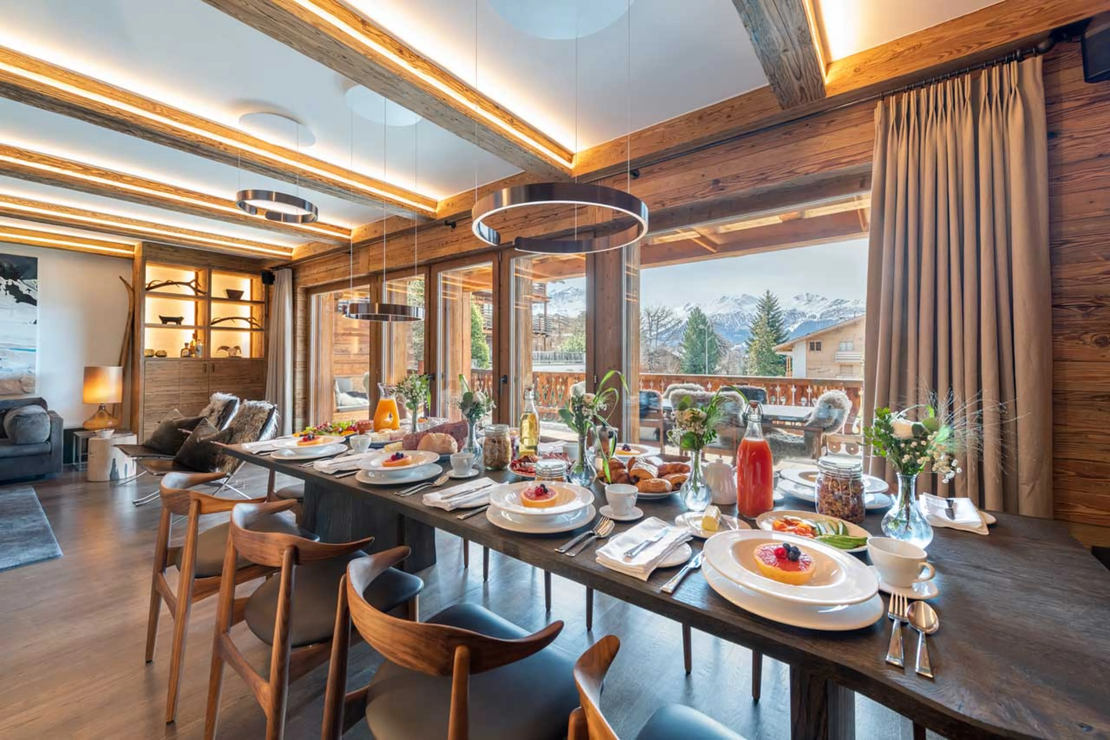 Dining table at Apartment Victoria 111 in Verbier