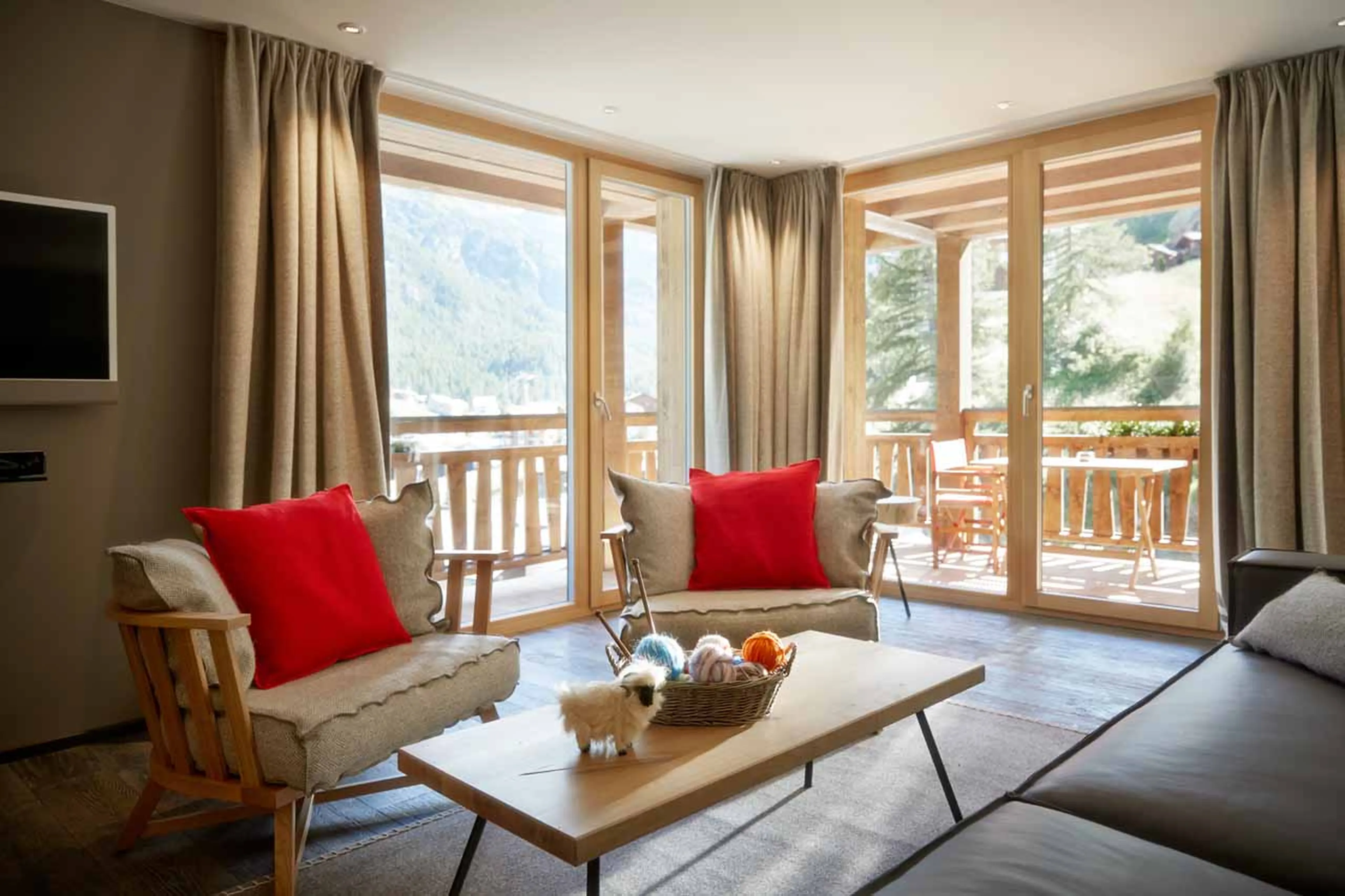 Open plan living area at Apartment Zermatt Village in Zermatt