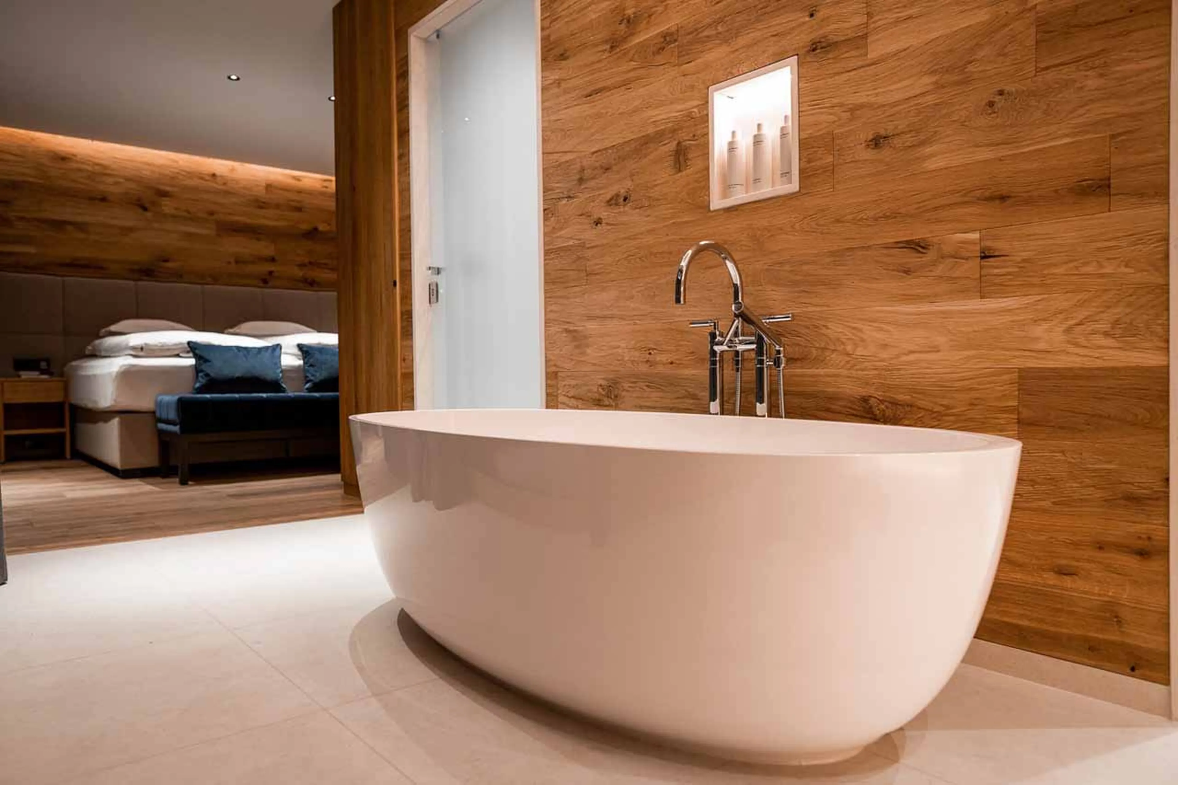 Bedroom 1 en-suite at Arla Grand Alpine Home in Lech