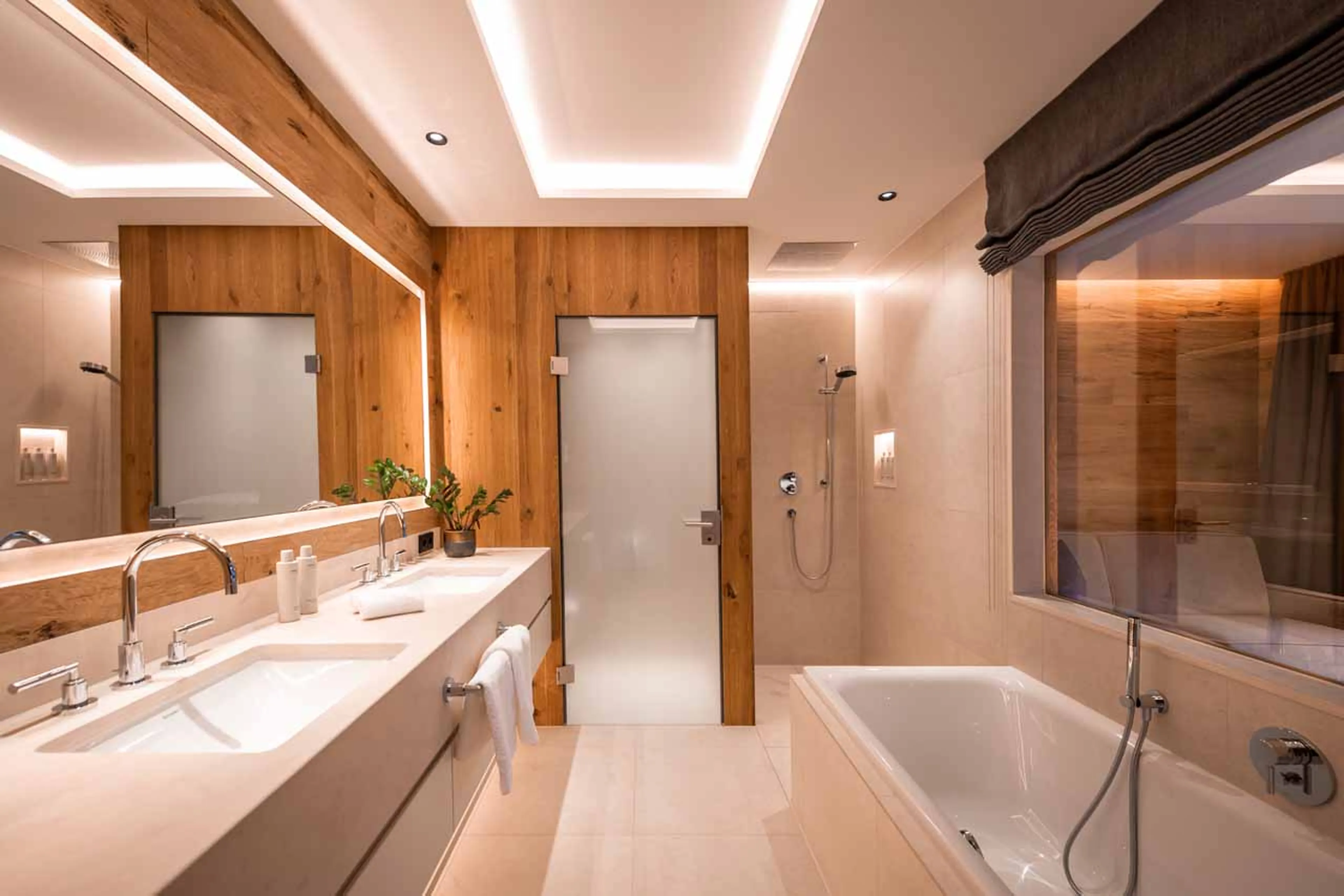 Bedroom 2 en-suite at Arla Grand Alpine Home in Lech