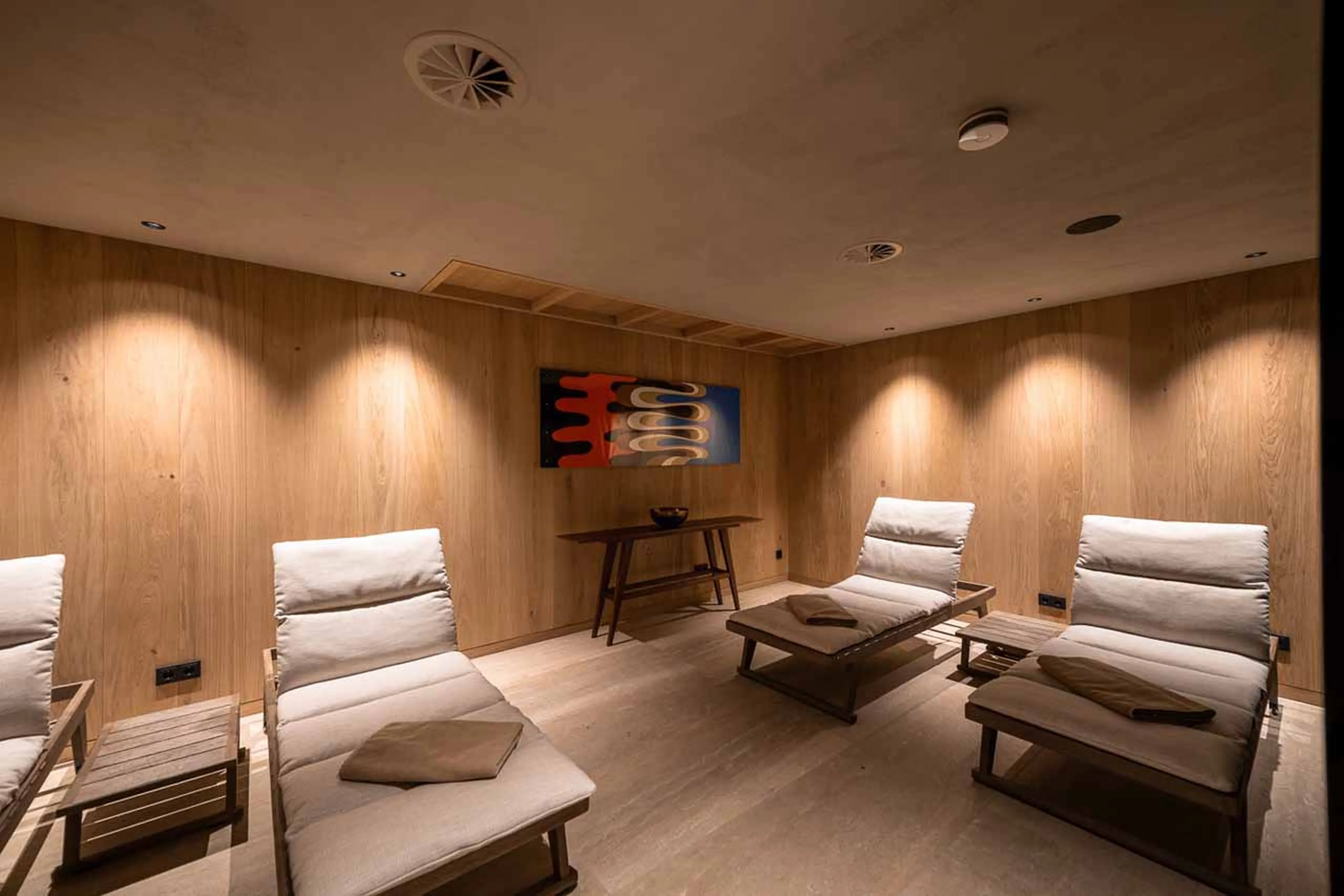 Relaxation area at Arla Modern Art Suite in Lech
