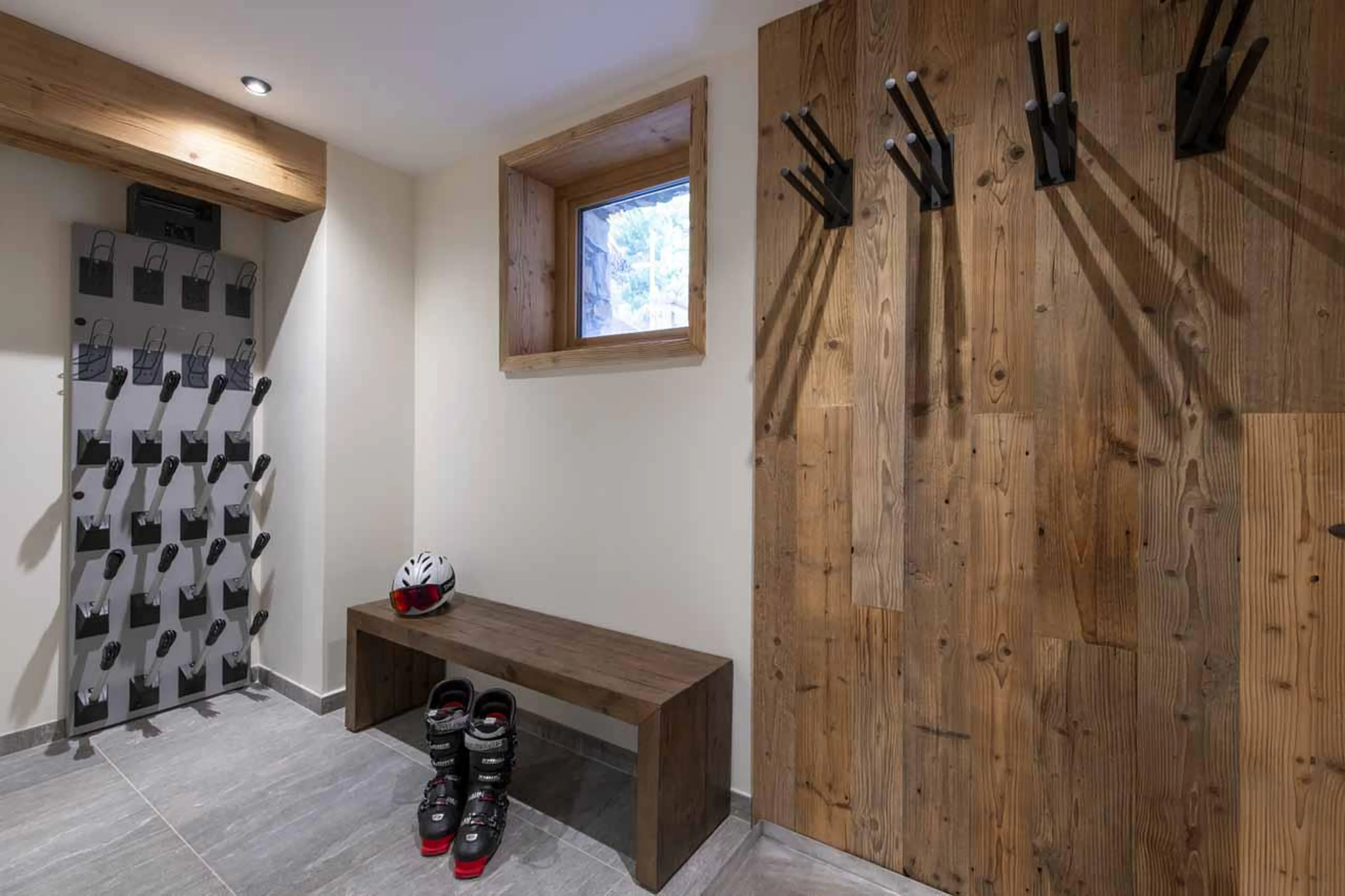 Ski room in Arolay Penthouse, Val d'Isere