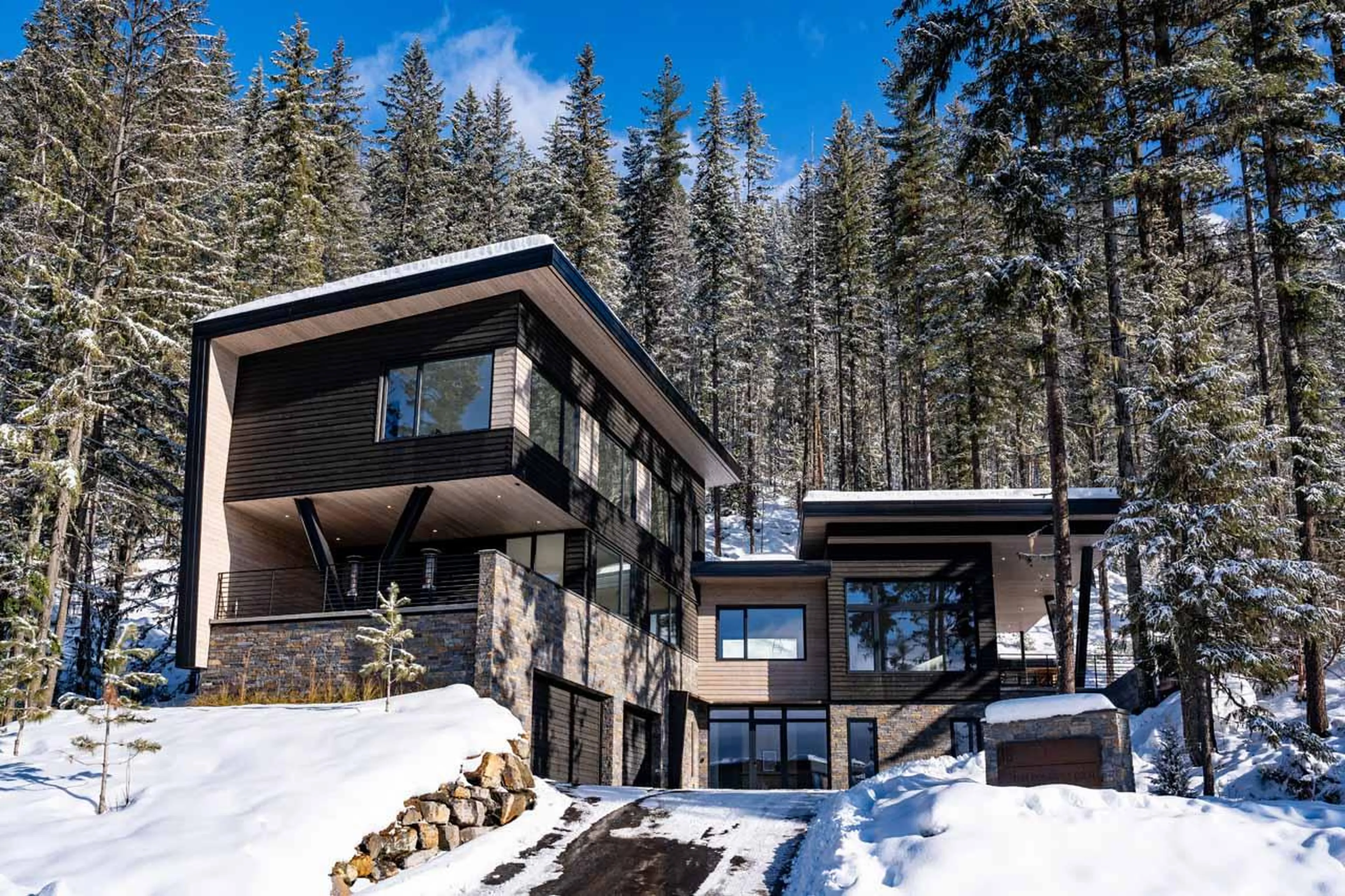 Beautiful chalet exterior at Arrowhead Lodge in Revelstoke