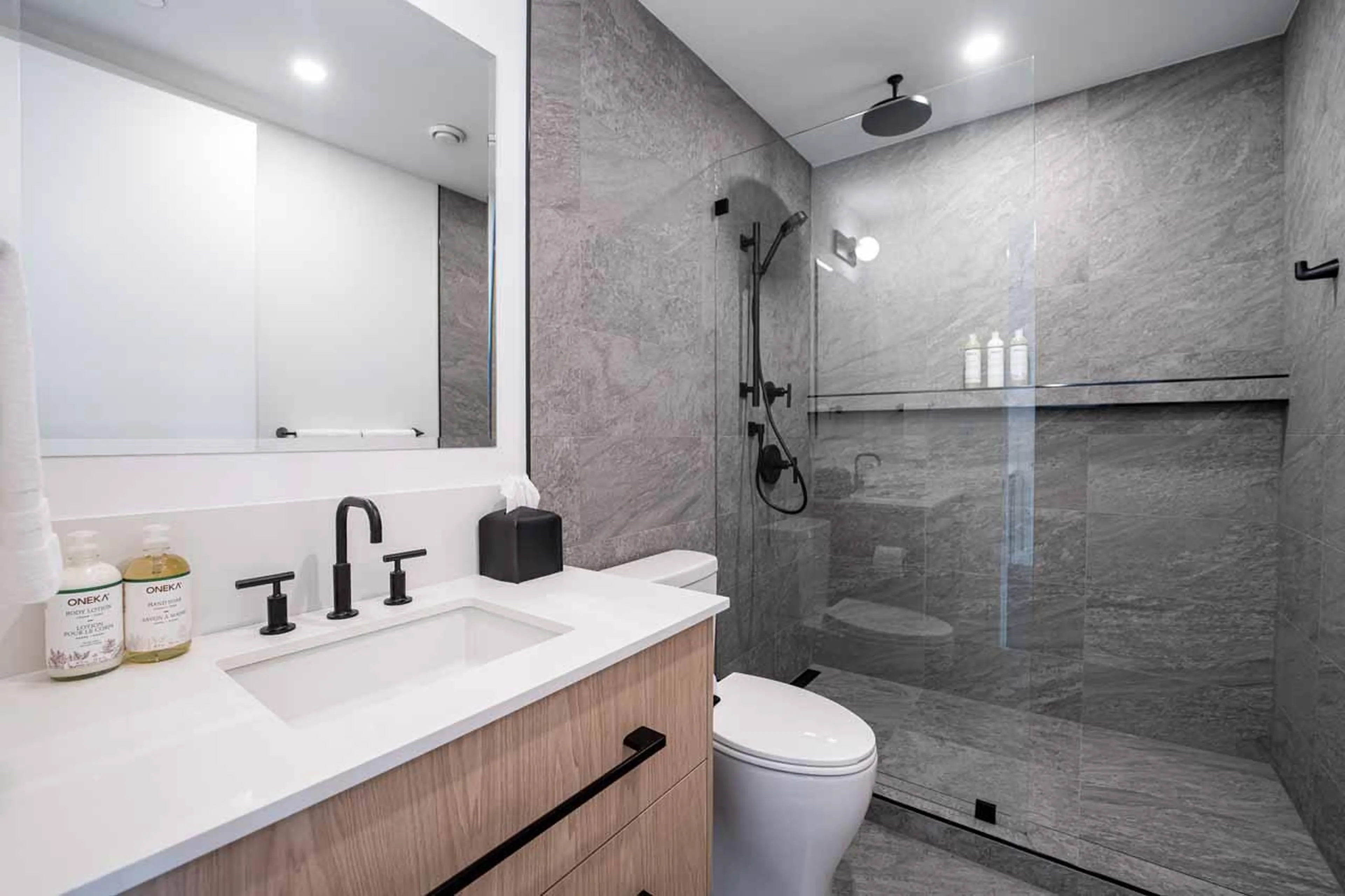 En-suite shower room at Arrowhead Lodge in Revelstoke