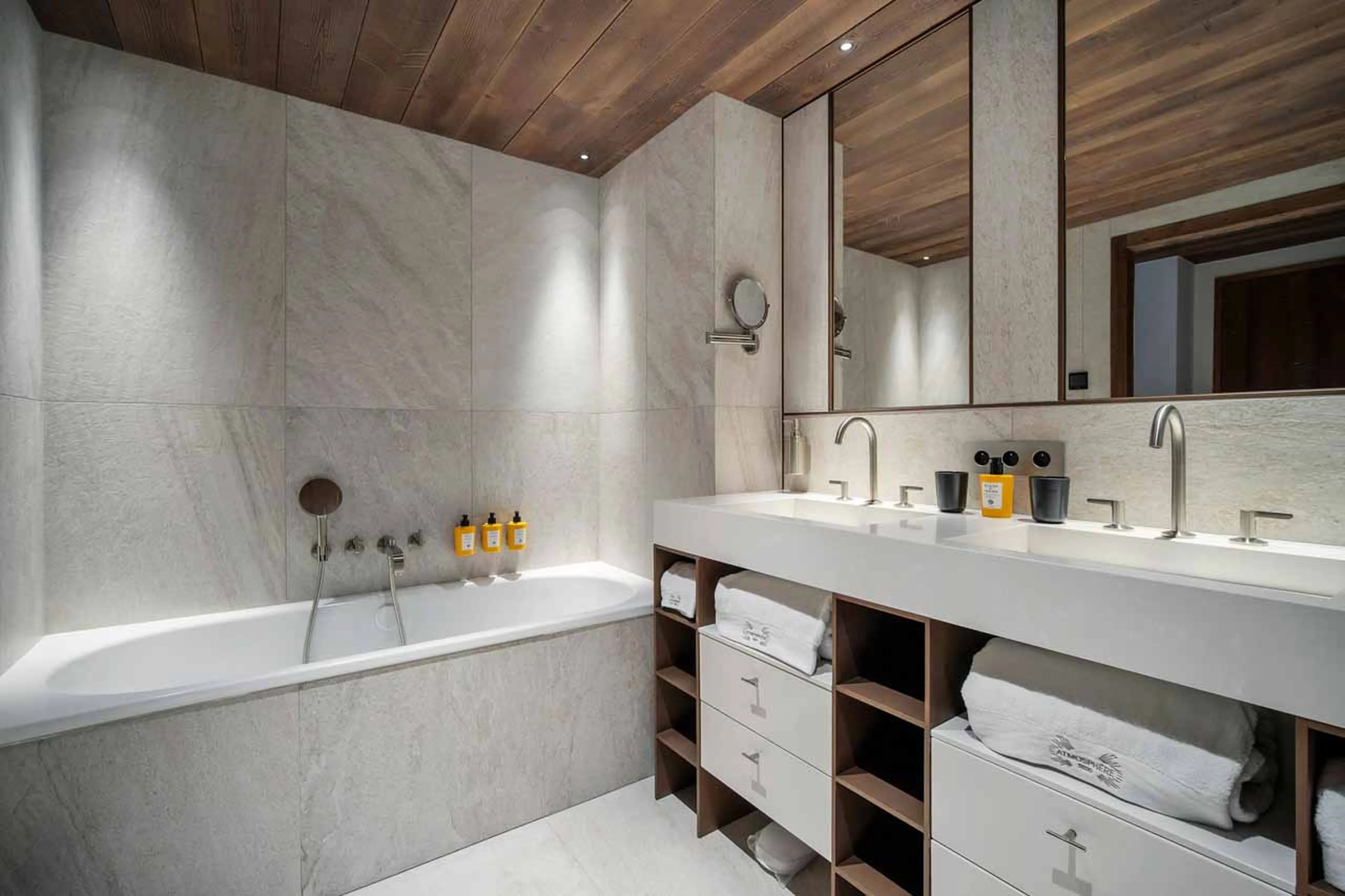 Bathtub at Atmosphere 302 in Courchevel 1850