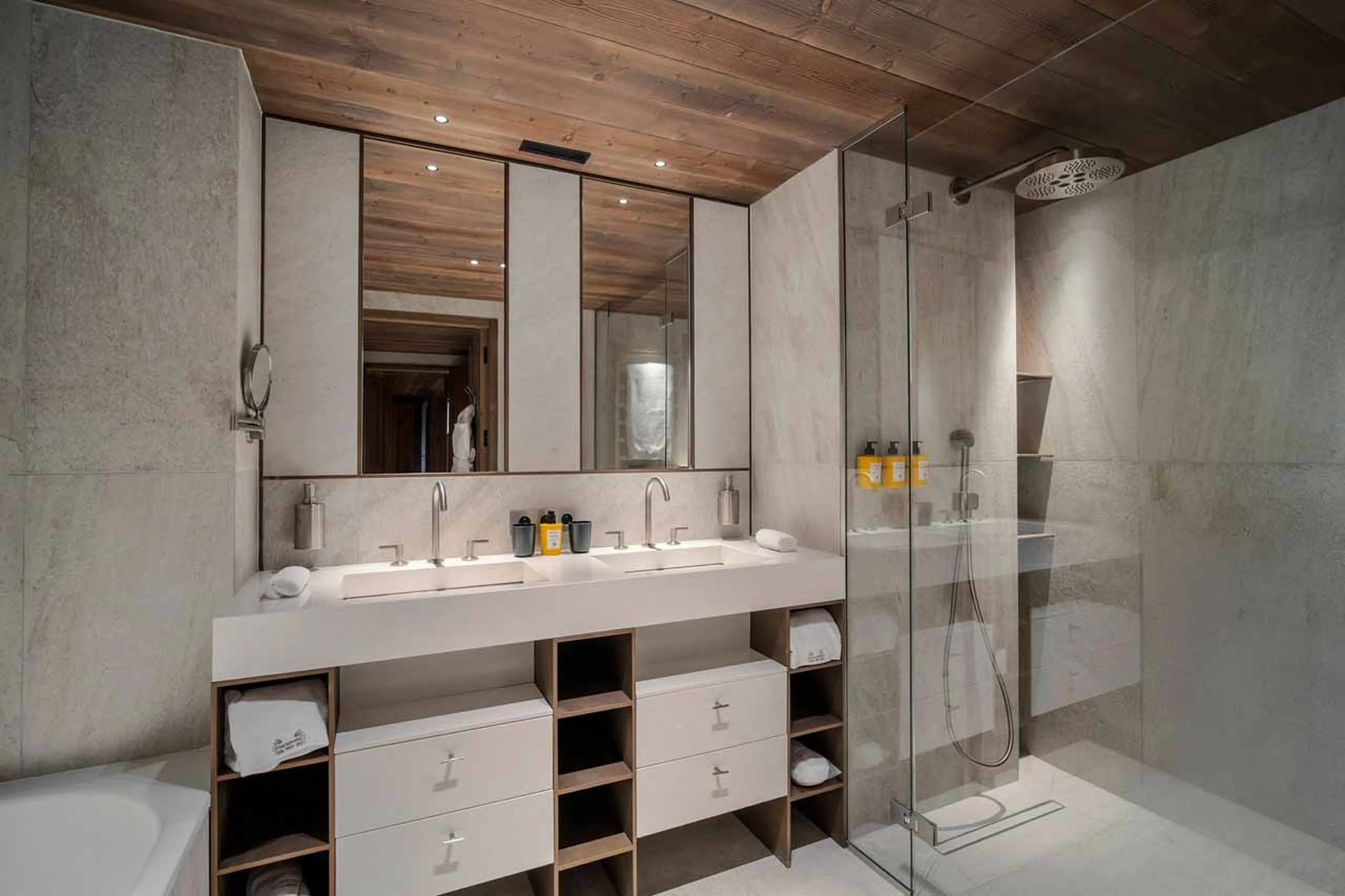 Walk-in shower & twin washbasins at Atmosphere 302 in Courchevel 1850