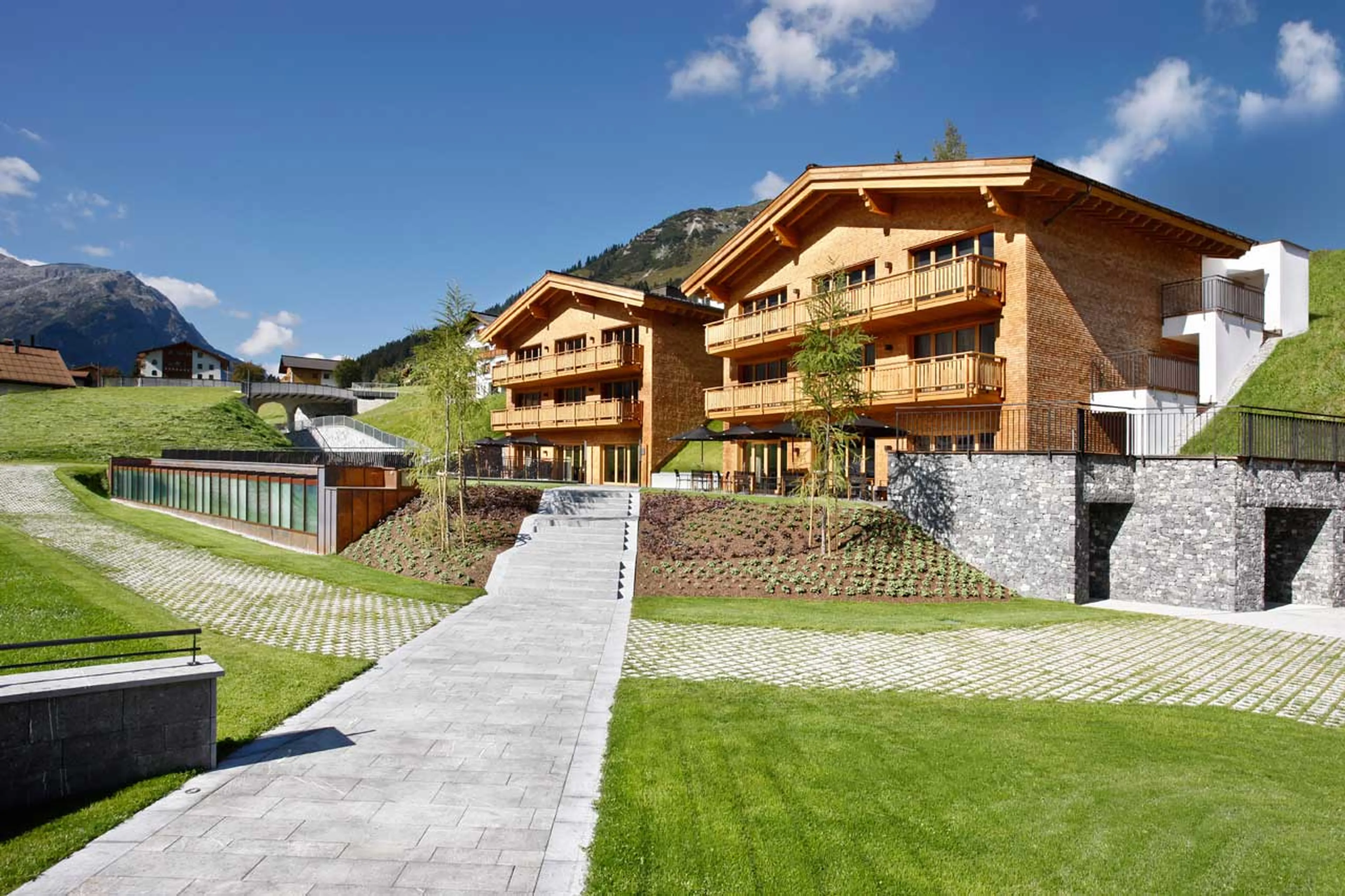 Exterior of Aurelio Club Chalet in Lech in summer