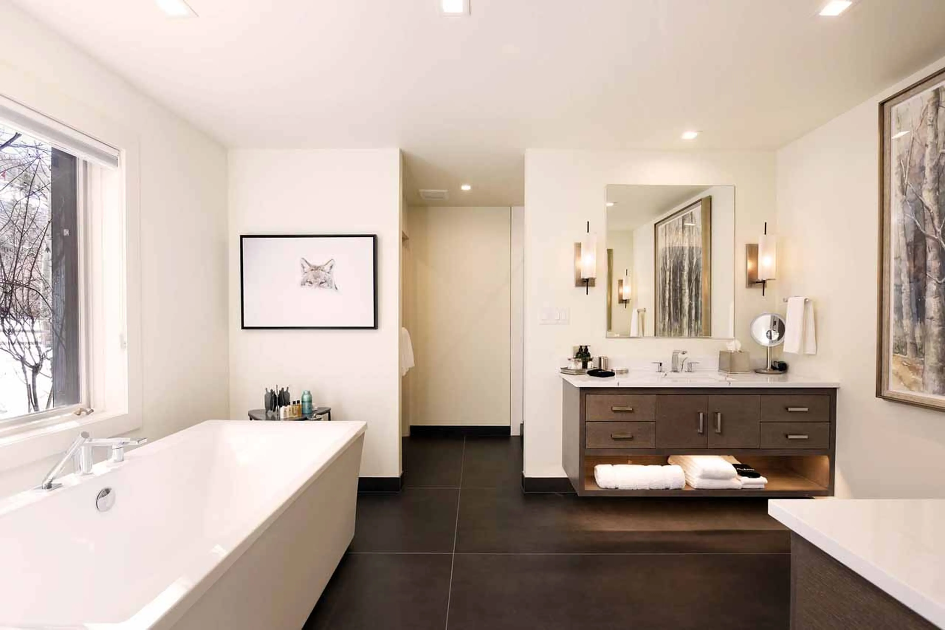 En-suite bathroom two at Avanti Chalet in Vail