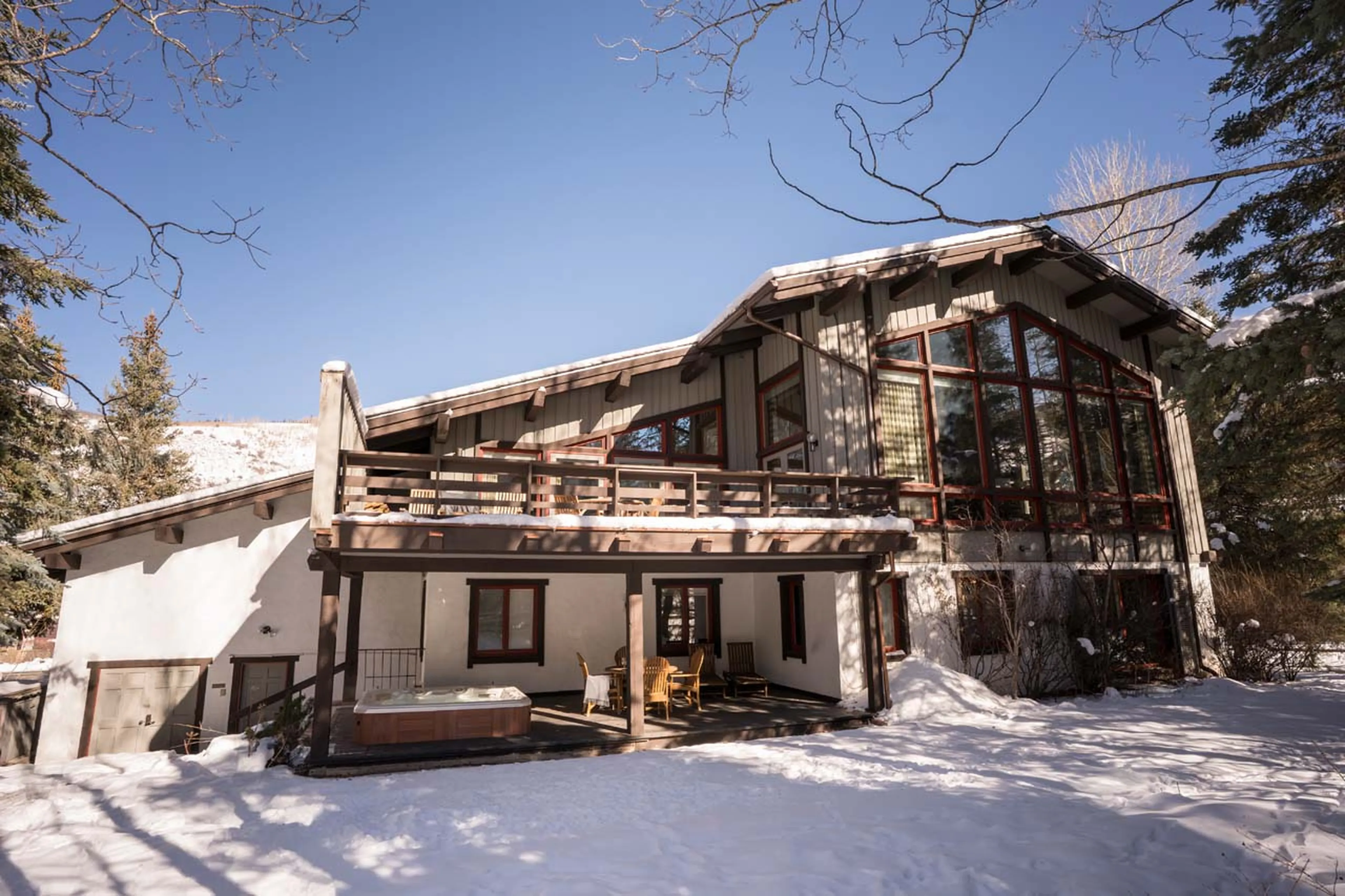 Rear view of Avanti Chalet in Vail