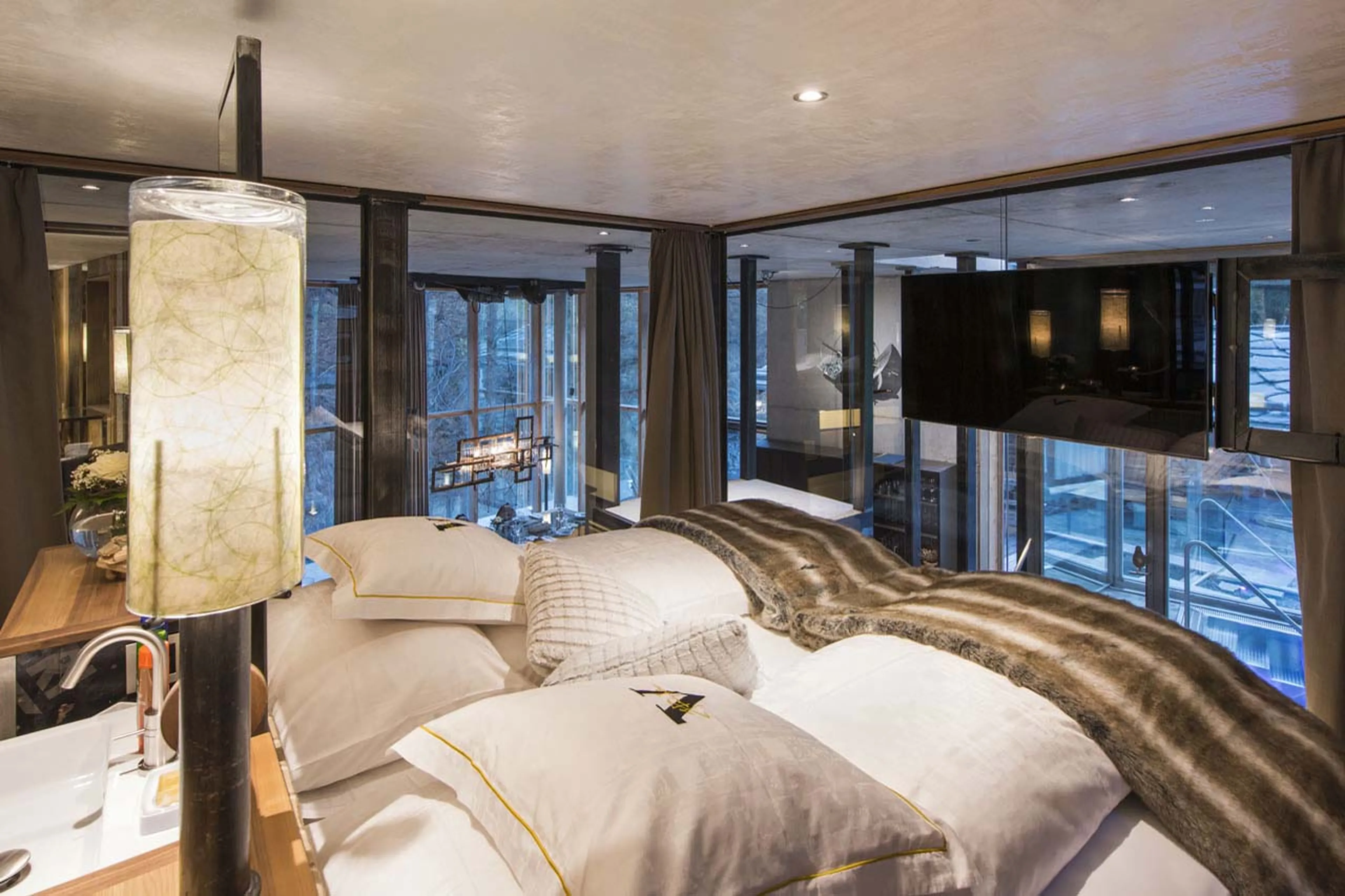 Bedroom two TV at Backstage Luxury Loft in Zermatt