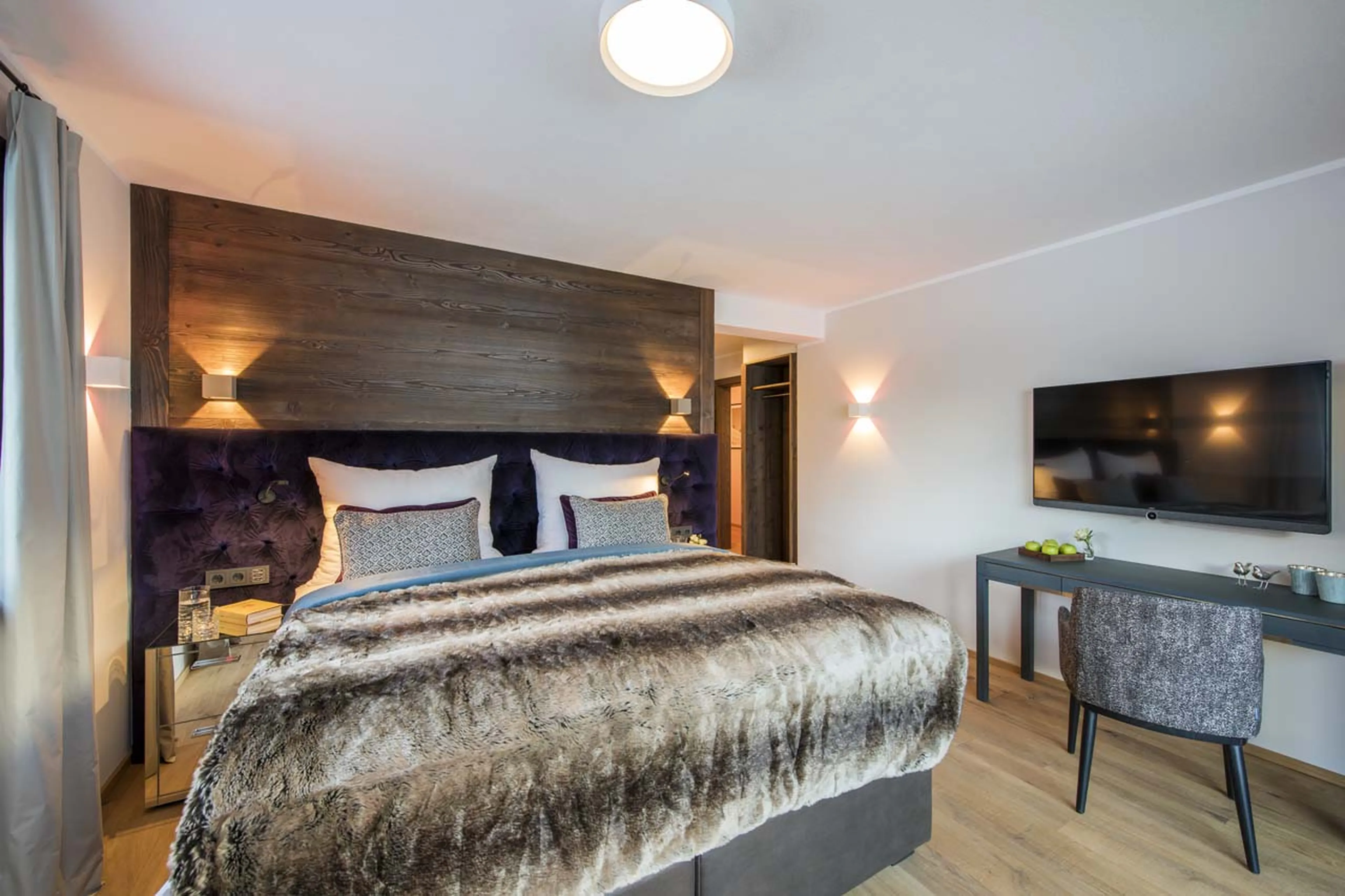 Master bedroom at Exterior of Balegia Apartment 3 in Lech