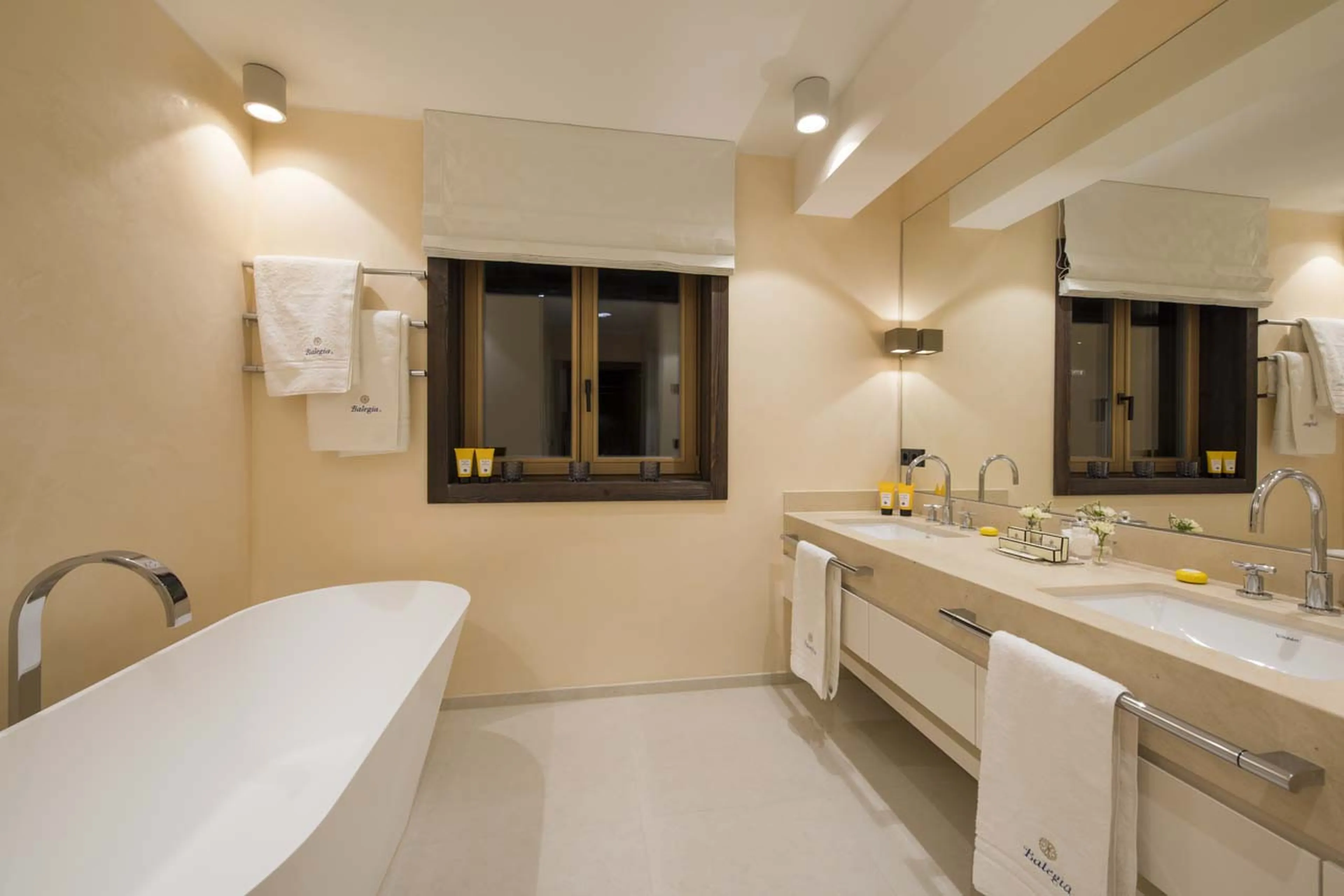 Bathroom two at Balegia Apartment 4 in Lech