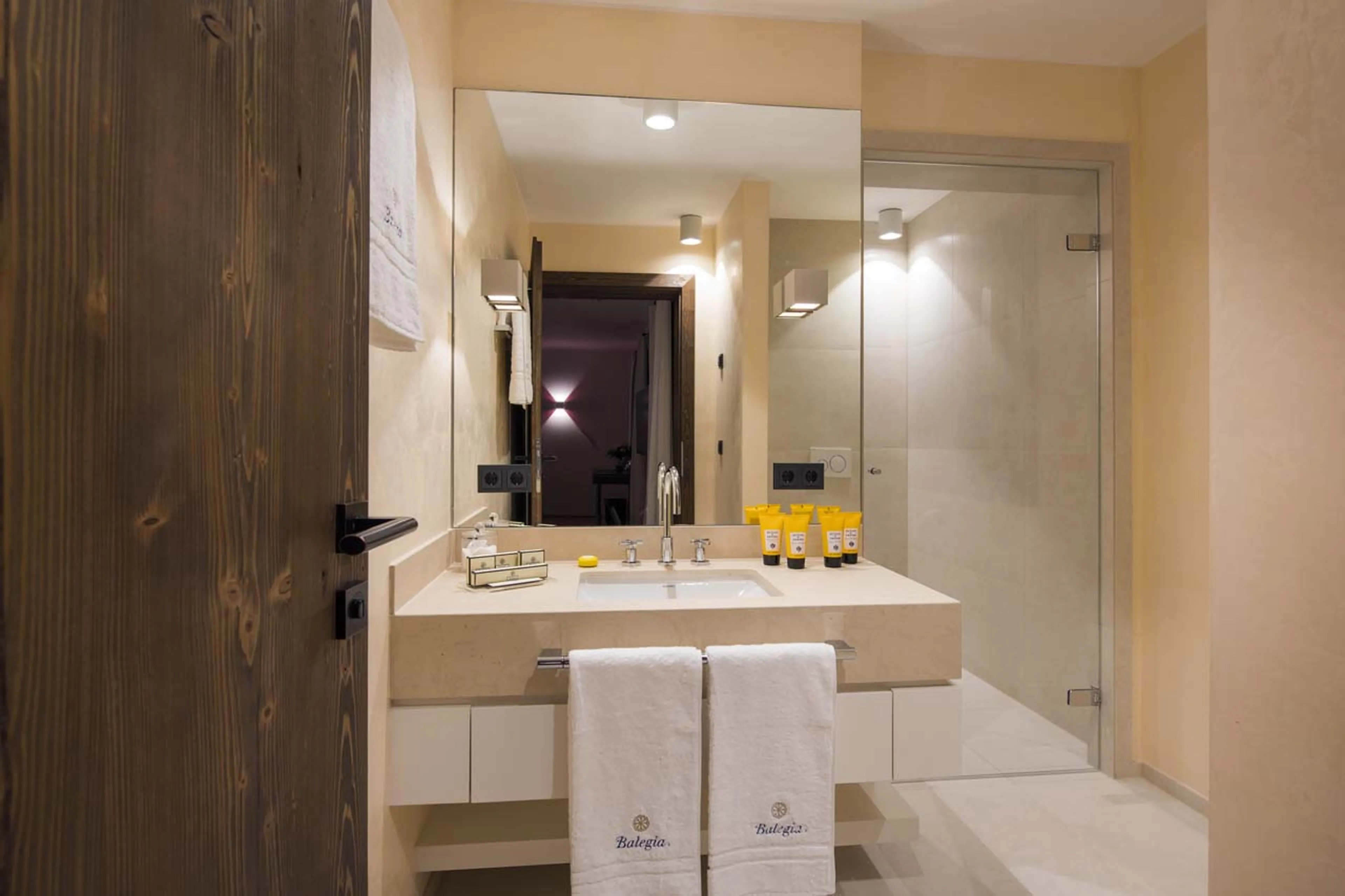 Bathroom three at Balegia Apartment 4 in Lech