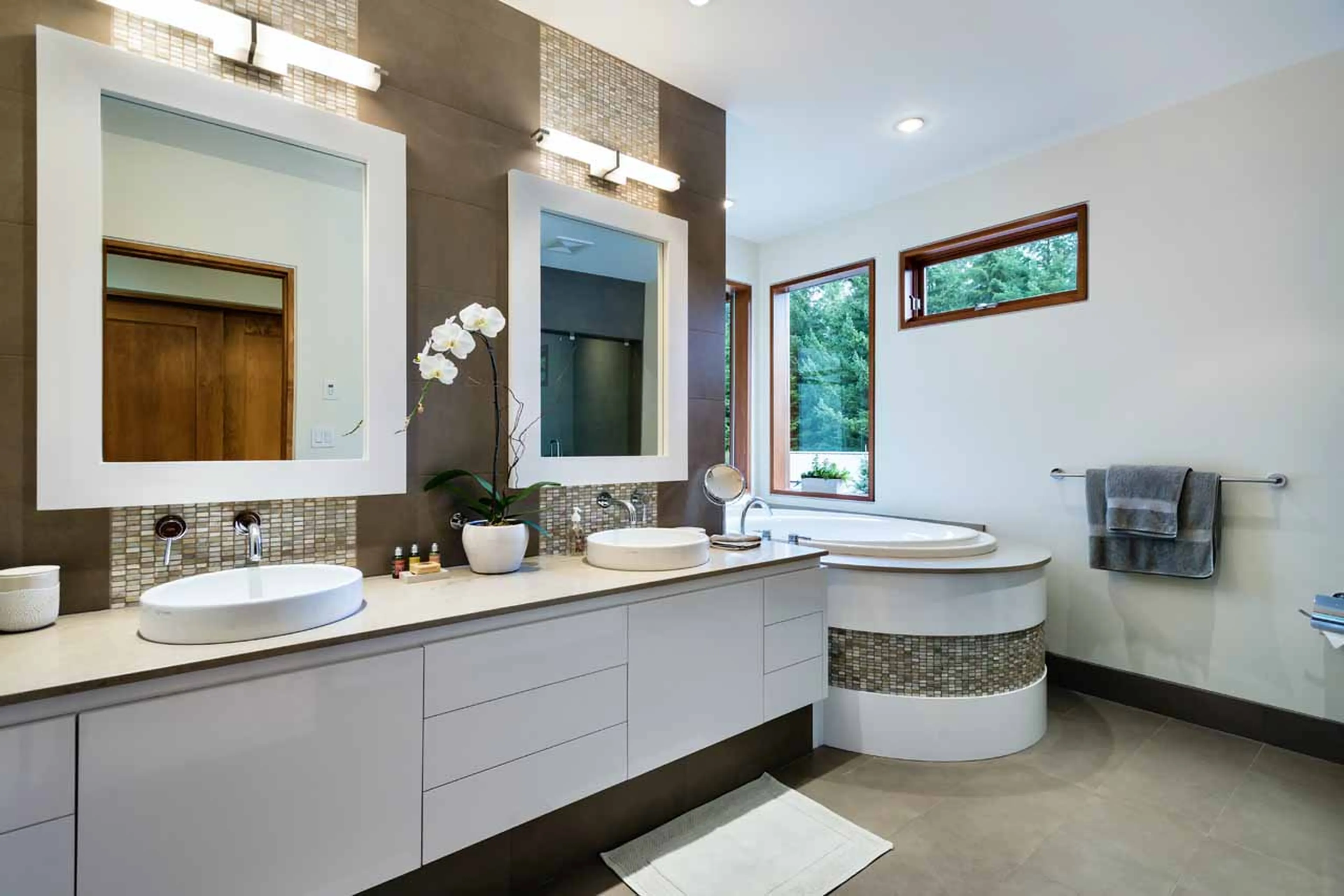 Bathroom two at Belmont Estate in Whistler