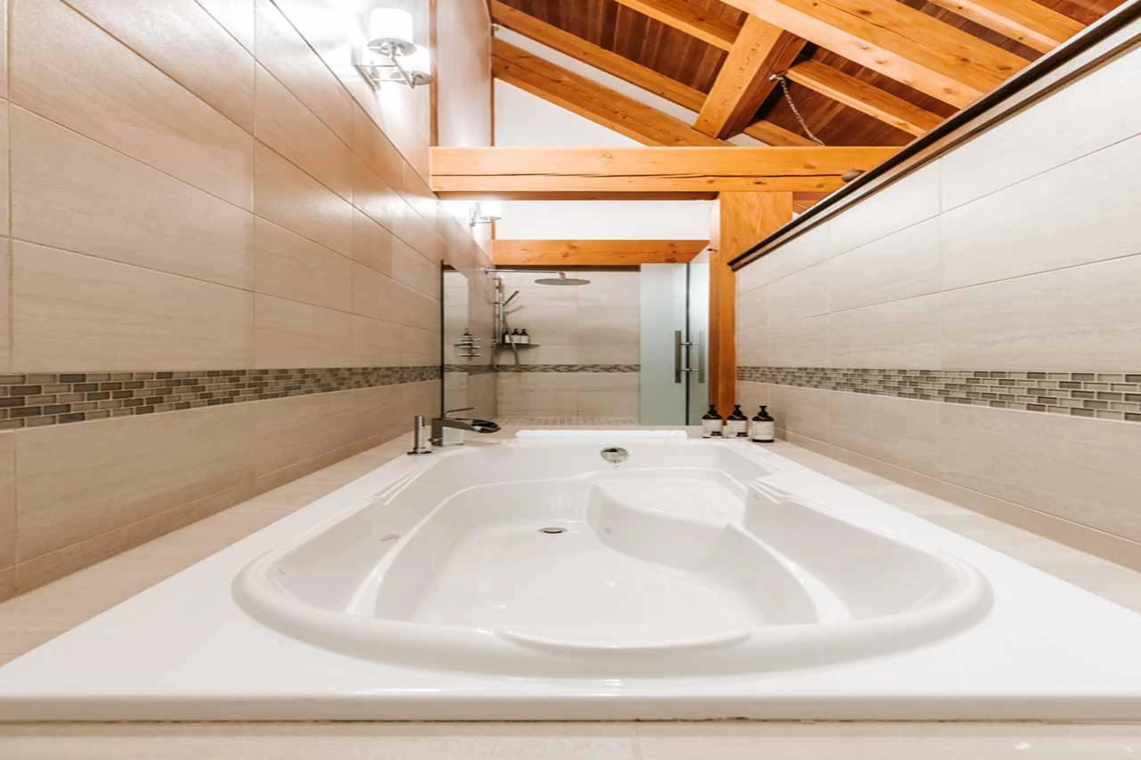 Bathtub at Bighorn in Revelstoke