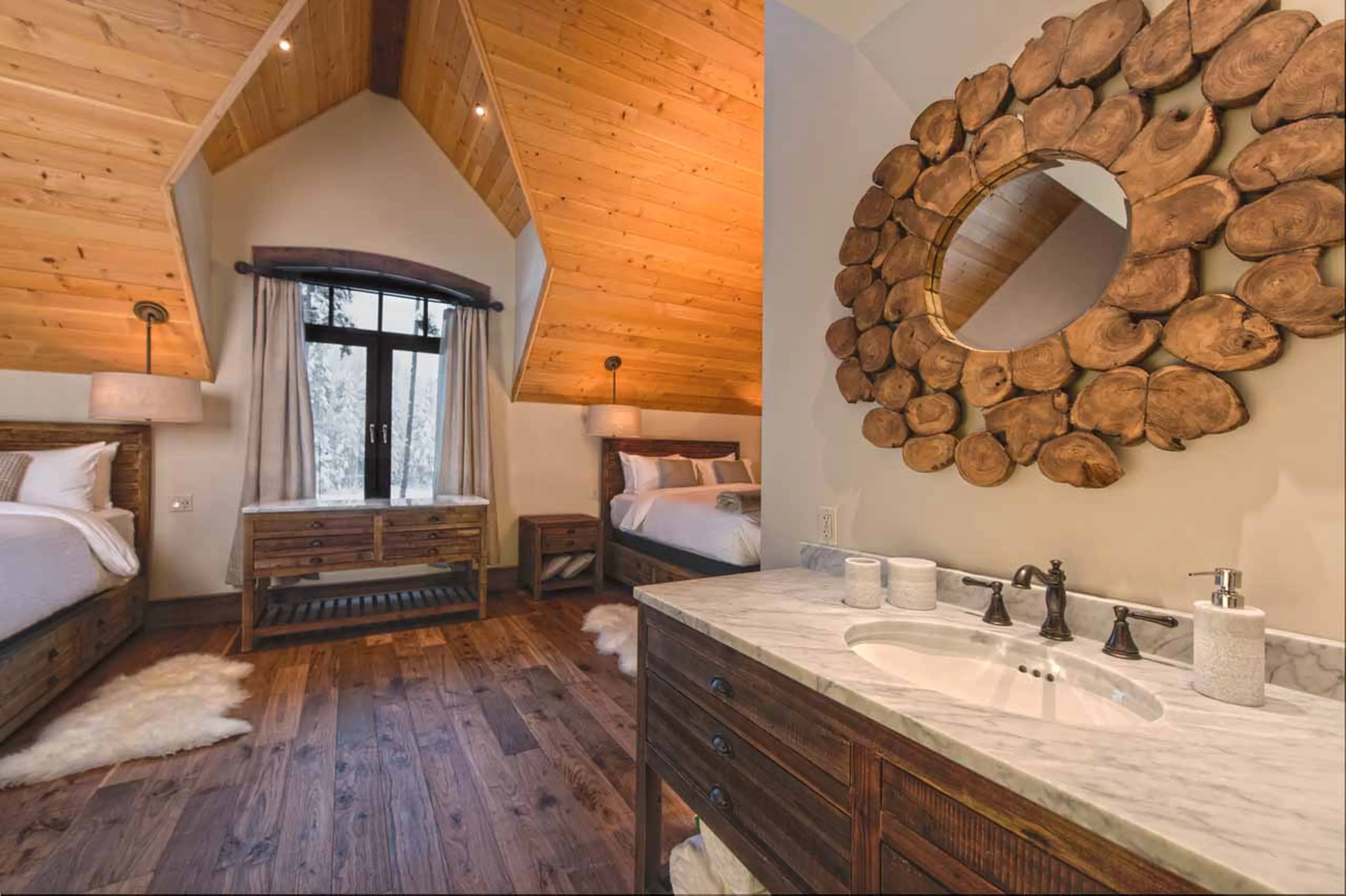 Entrance to en-suite bathroom at Bison Lodge in Revelstoke