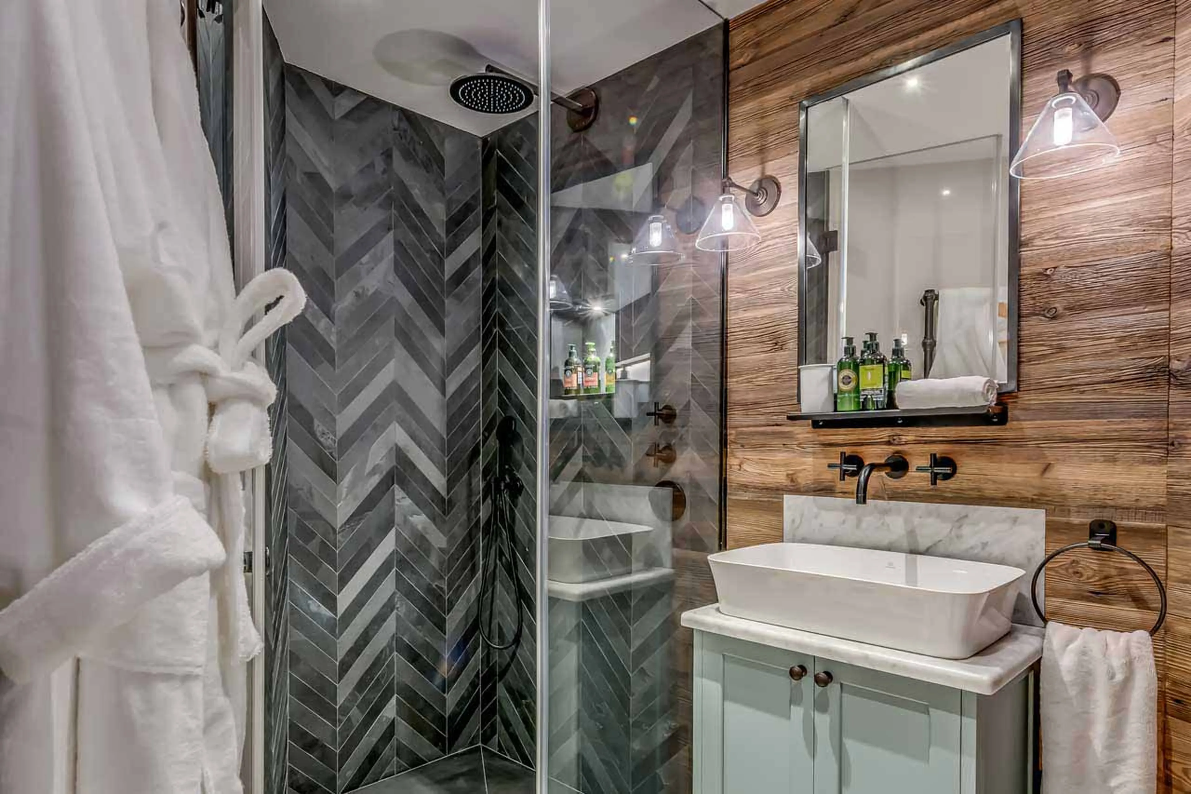 Shower room at Chalet Blackcomb in Val d'Isere