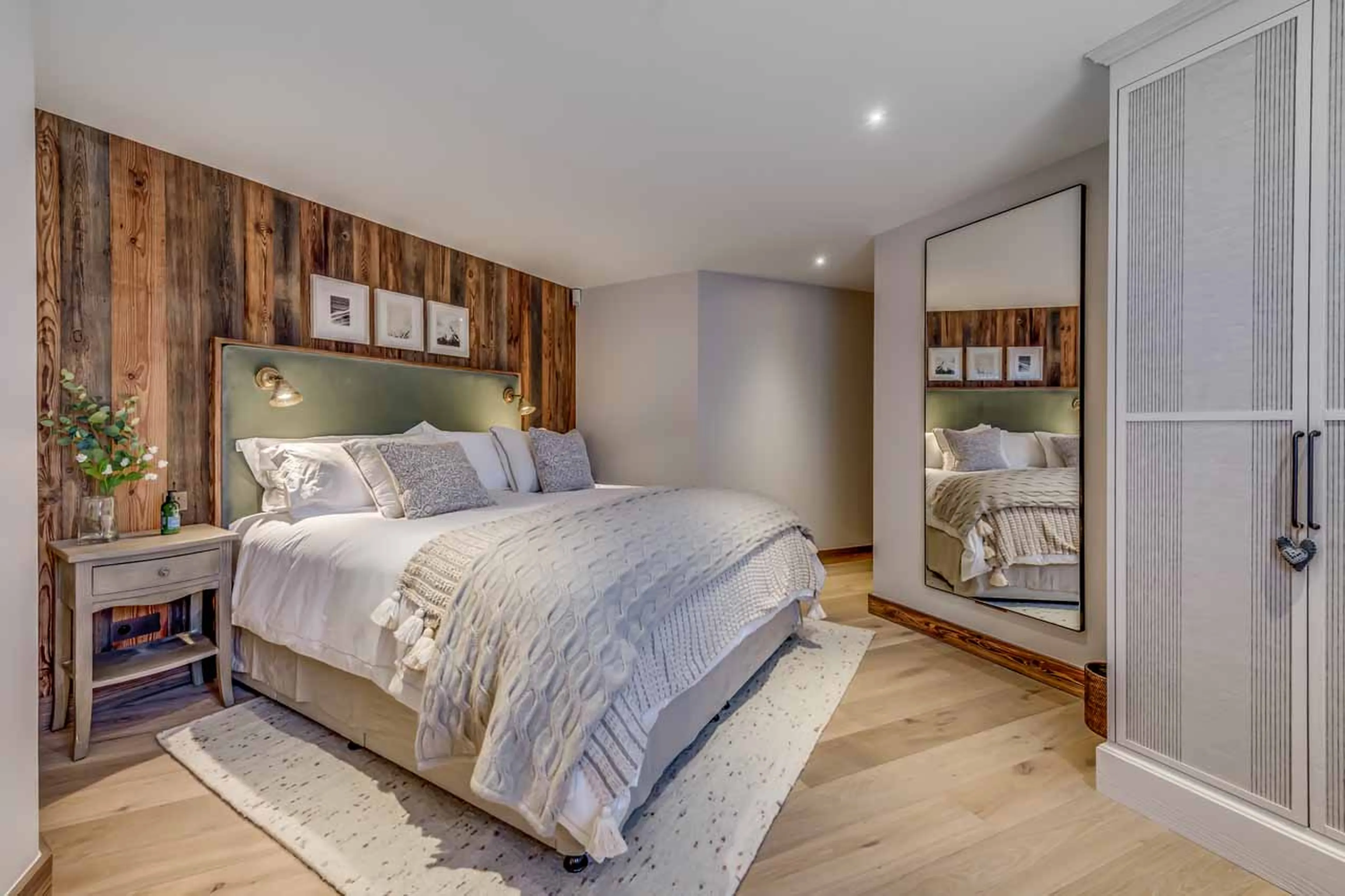 Bedroom five at Chalet Blackcomb in Val d'Isere