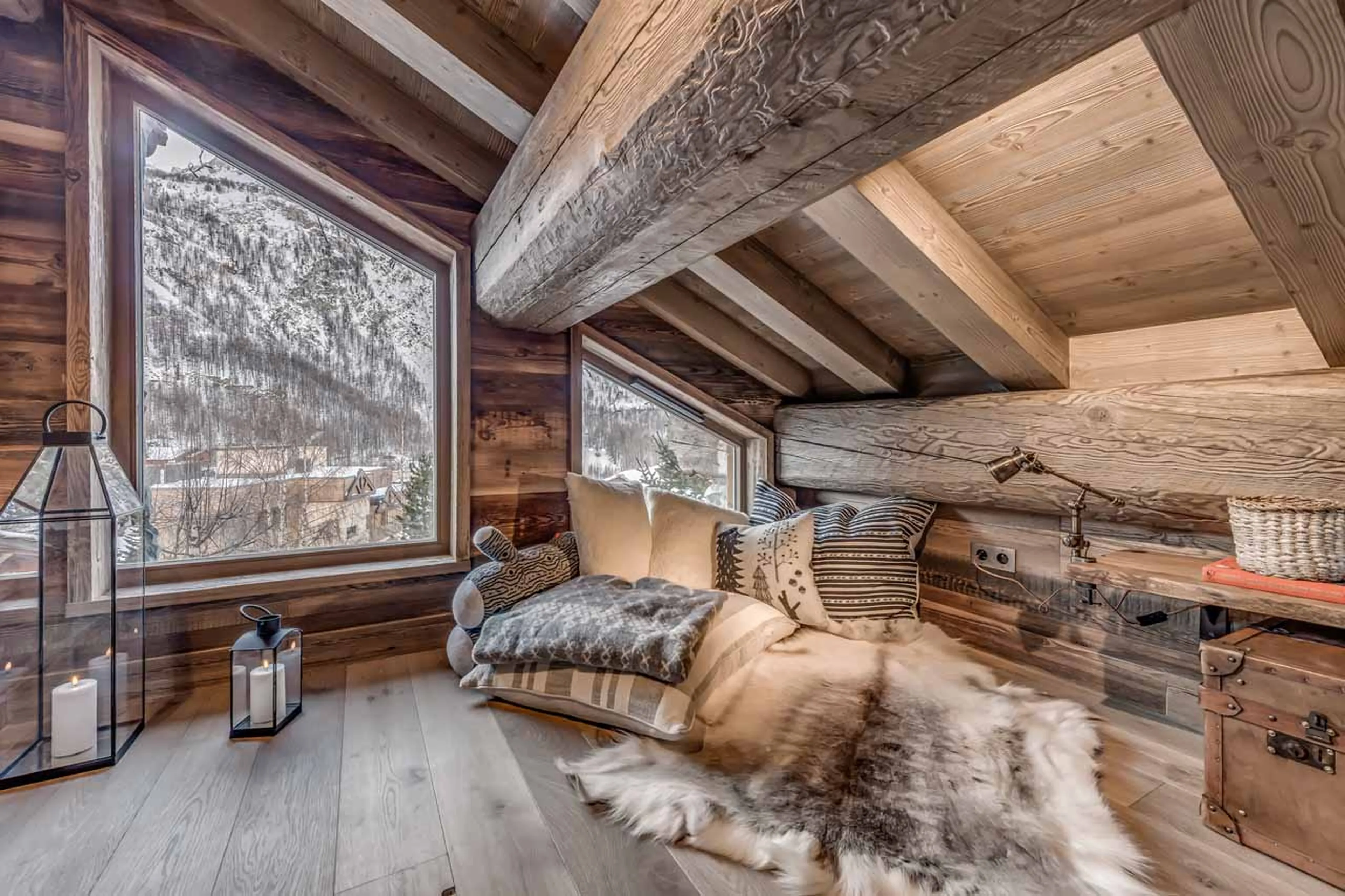 Cosy corner in living room at Chalet Blackcomb in Val d'Isere