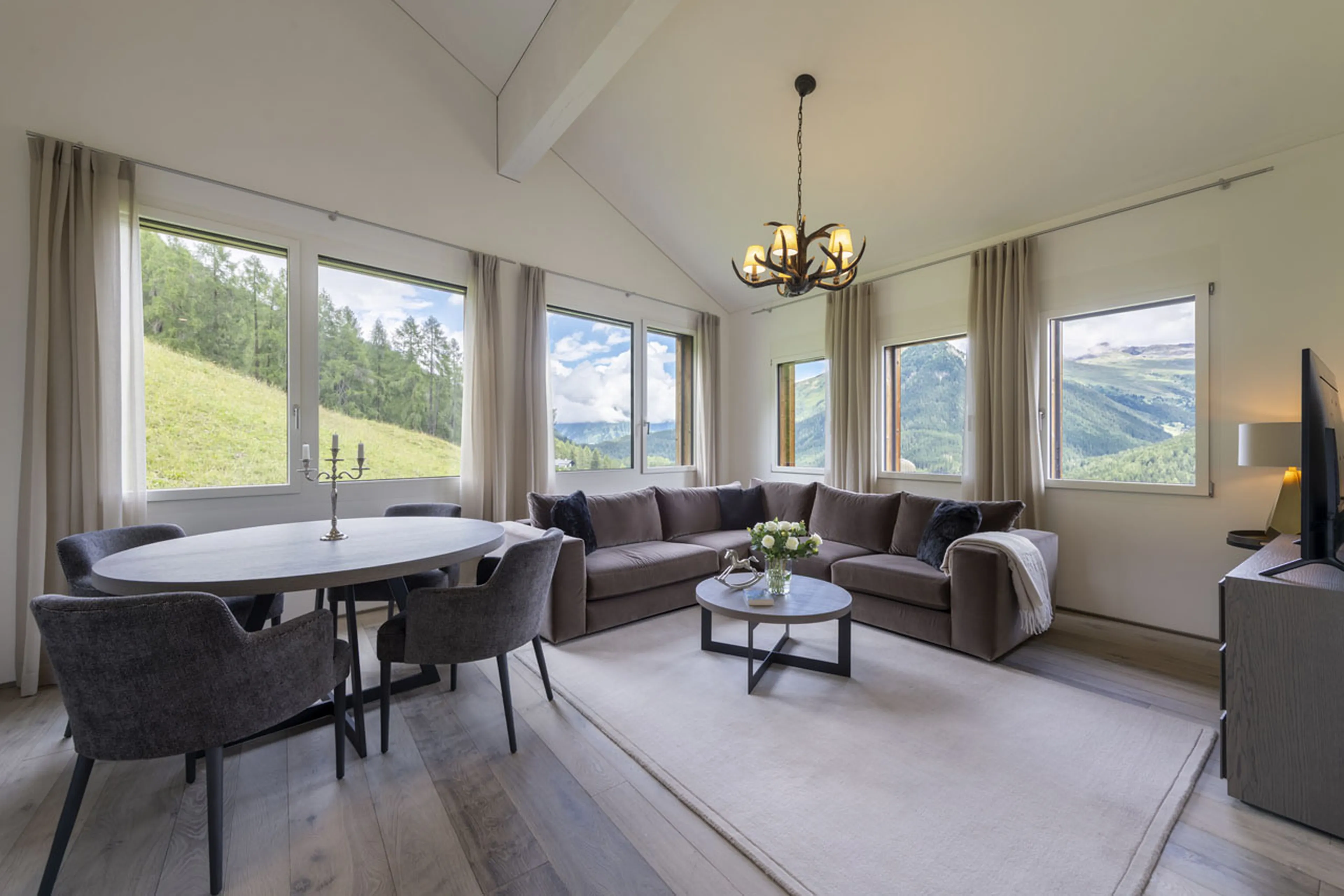 Studio view at Buelenhorn in Bortji Estate in Davos