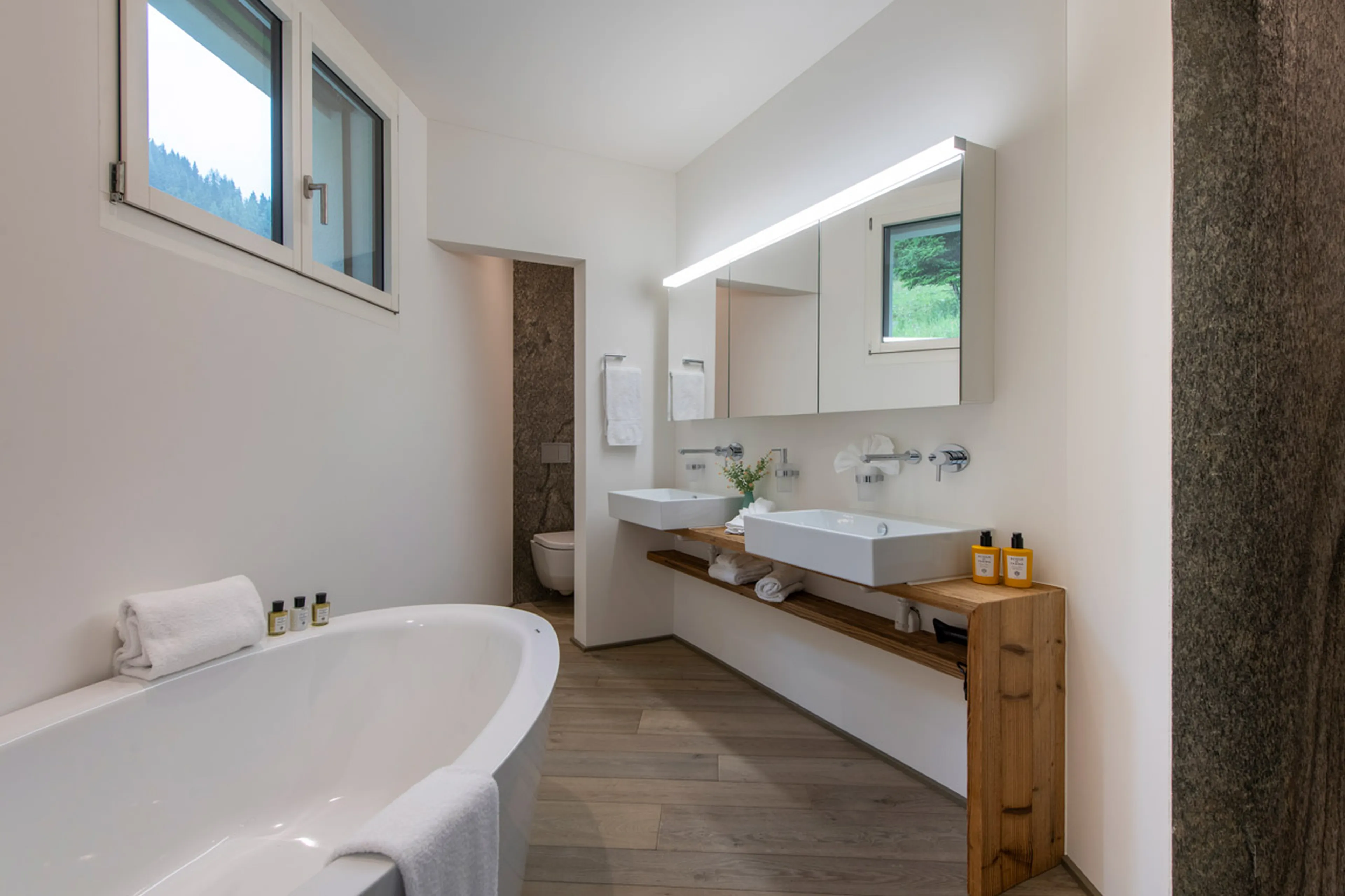 Bathroom one at Seehorn in Bortji Estate in Davos