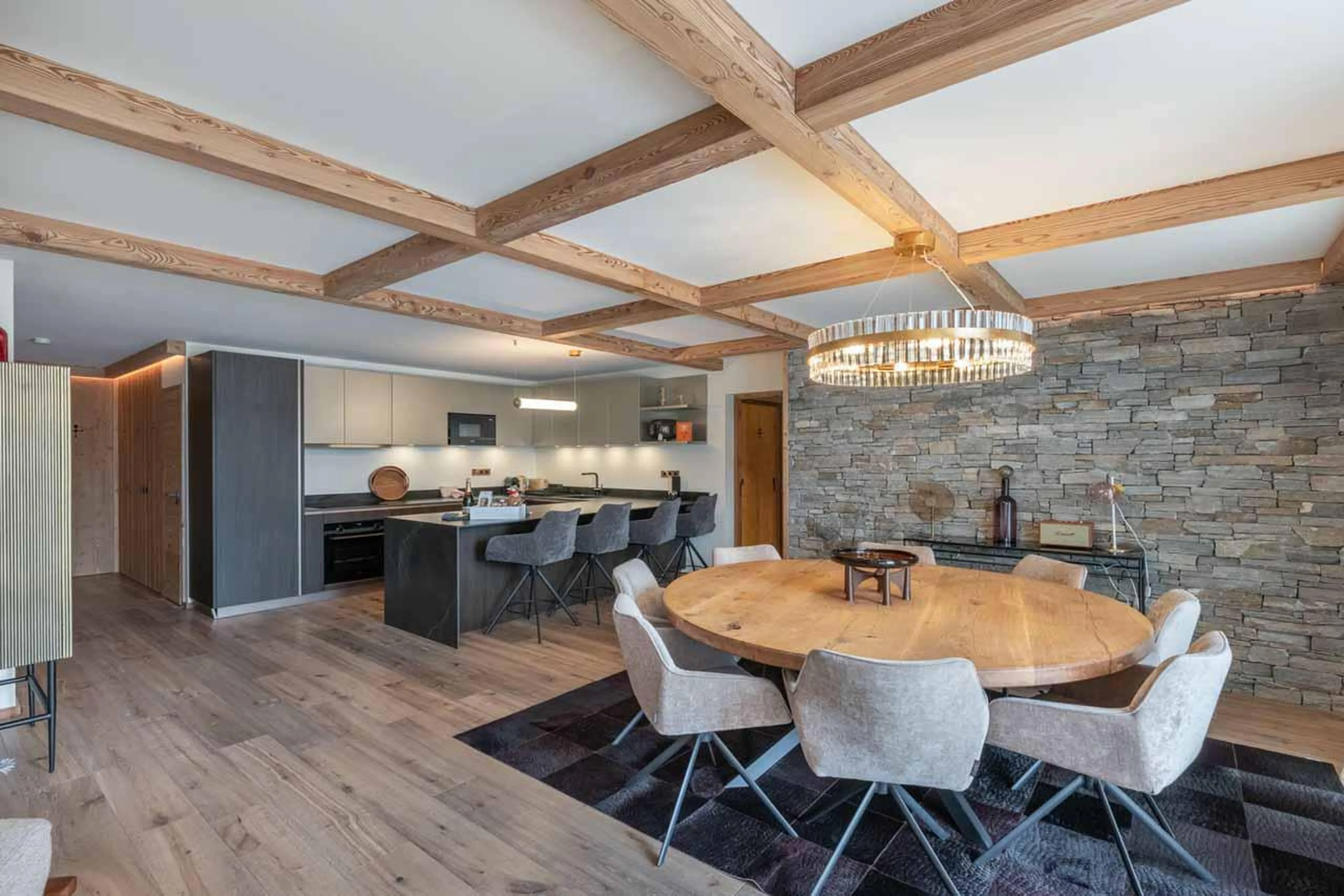 Dining table in open-plan living area in Apartment Brunello, Courchevel 1850