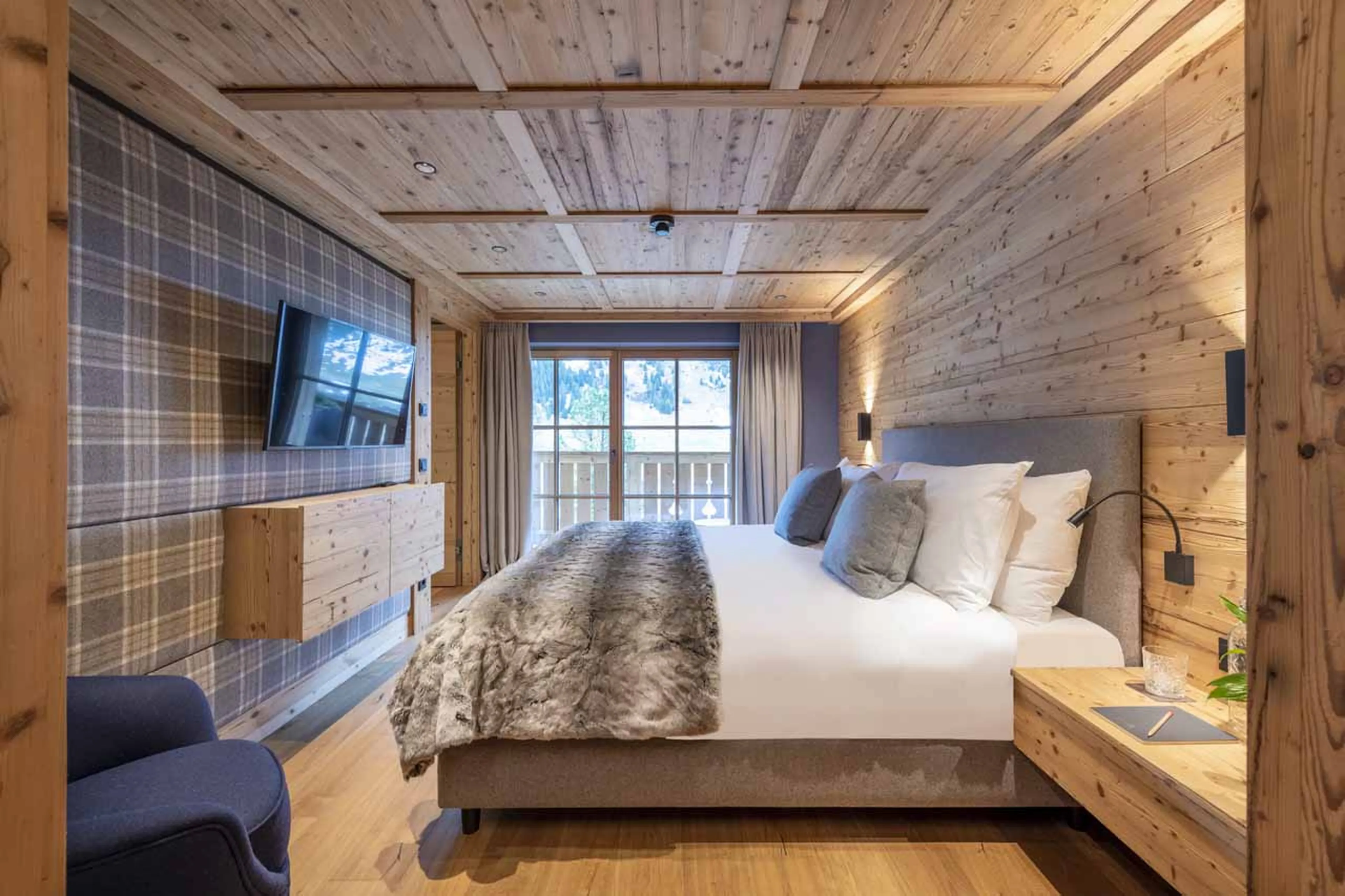 Access to balcony from bedroom at Apartment Brunnenhof 10 in Lech