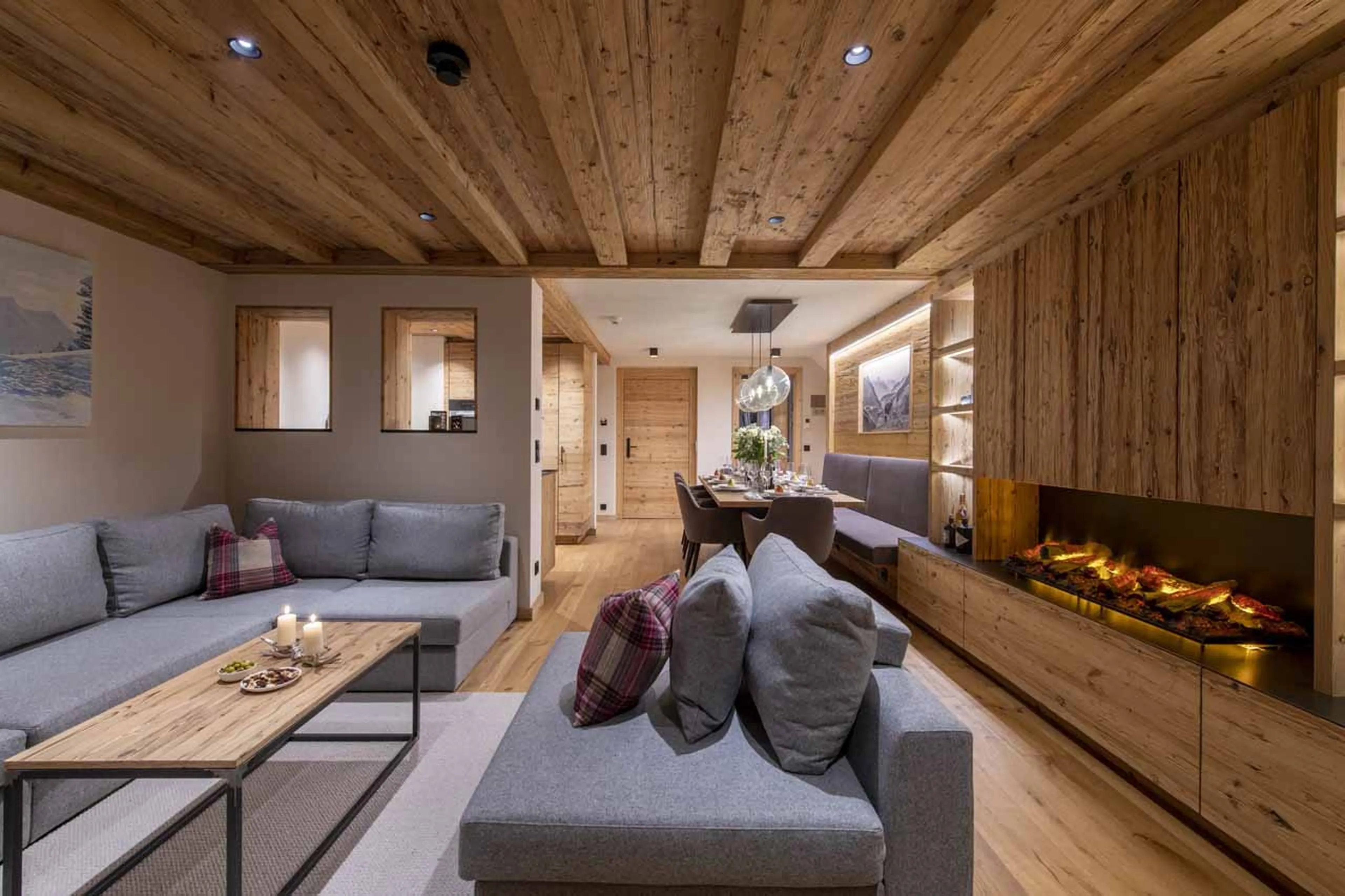 Sofas in living area at Apartment Brunnenhof 10 in Lech