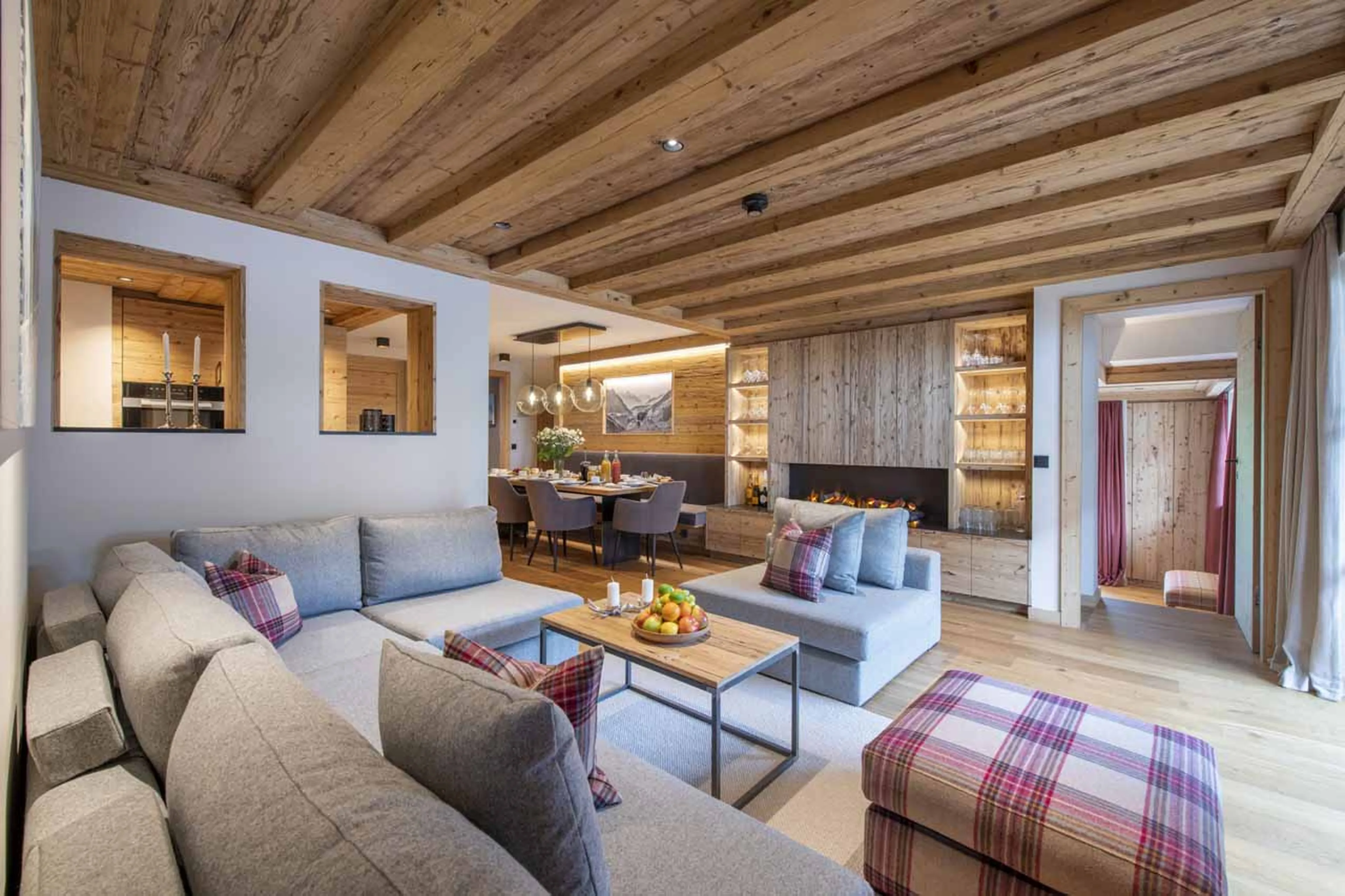 Open plan living area at Apartment Brunnenhof 10 in Lech