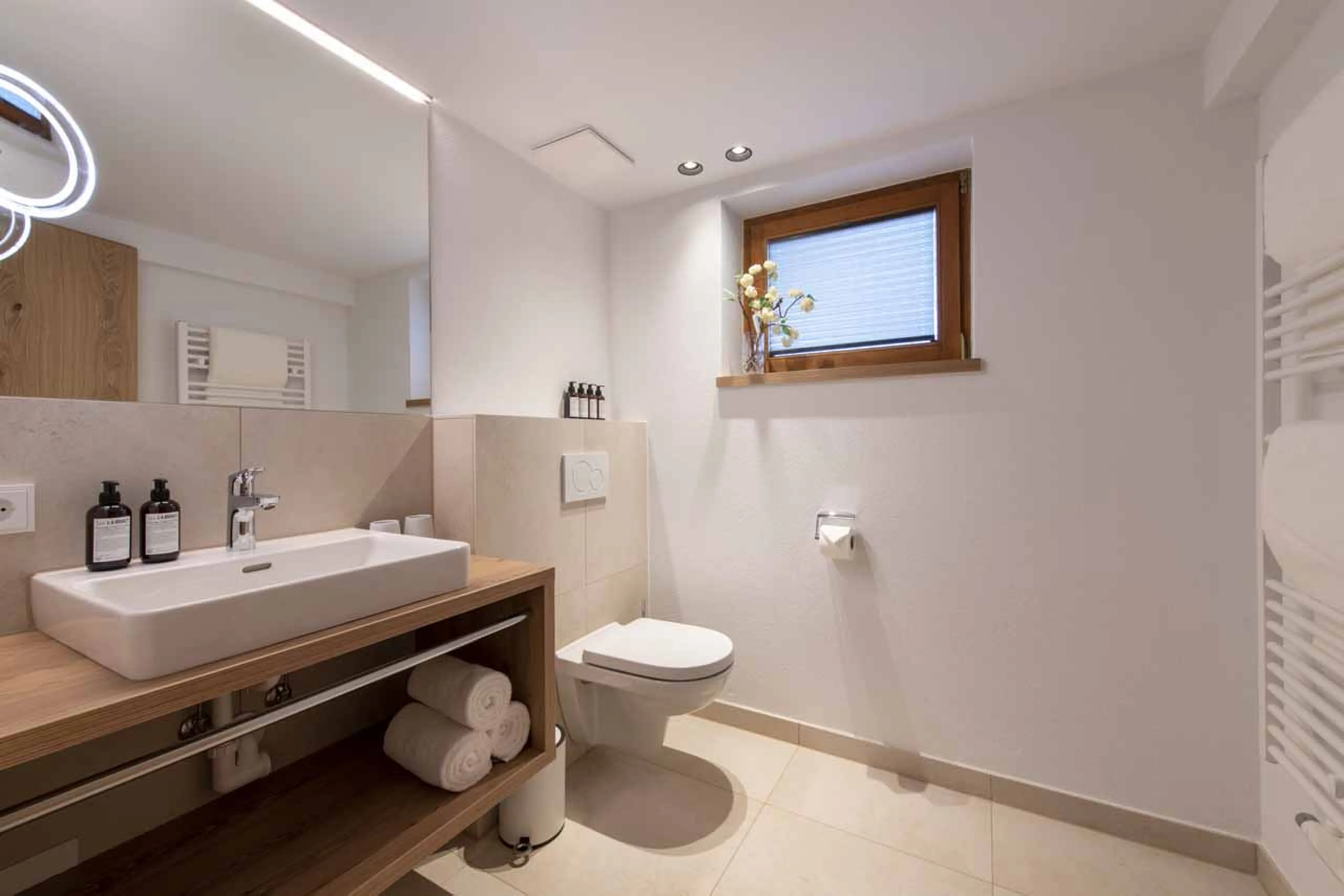 Bathroom one at Buhlhof Penthouse in Lech