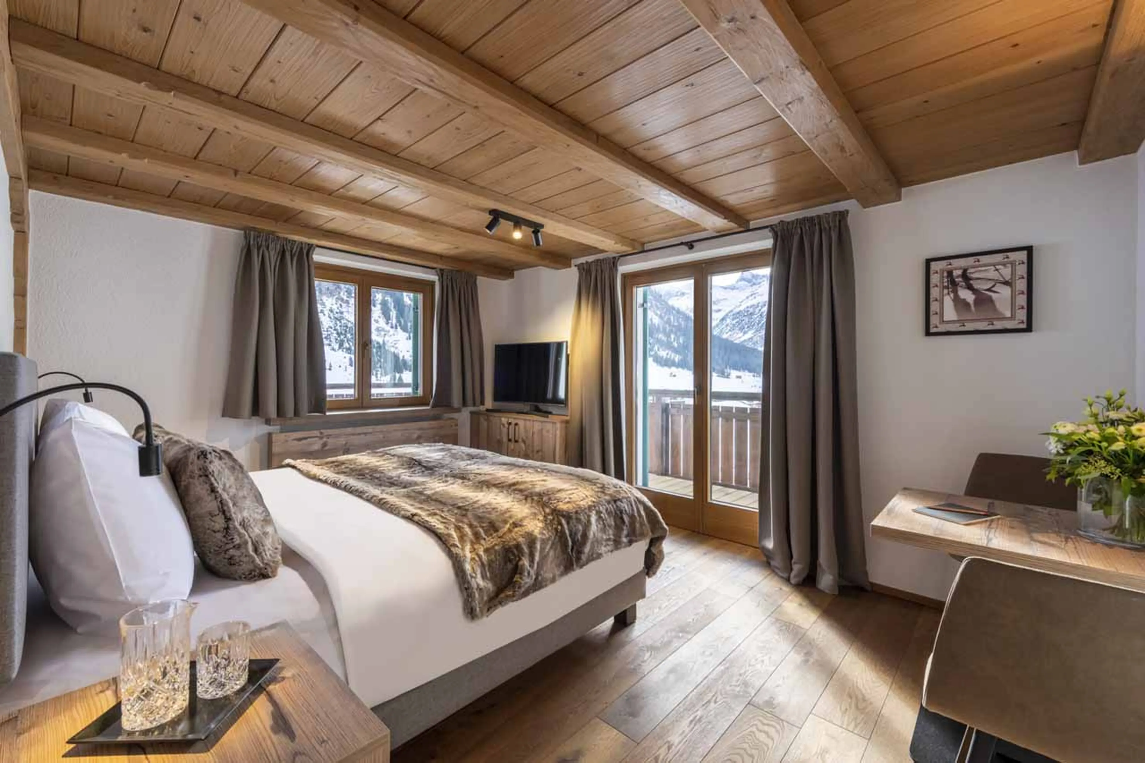 Access to balcony from bedroom at Buhlhof Penthouse in Lech